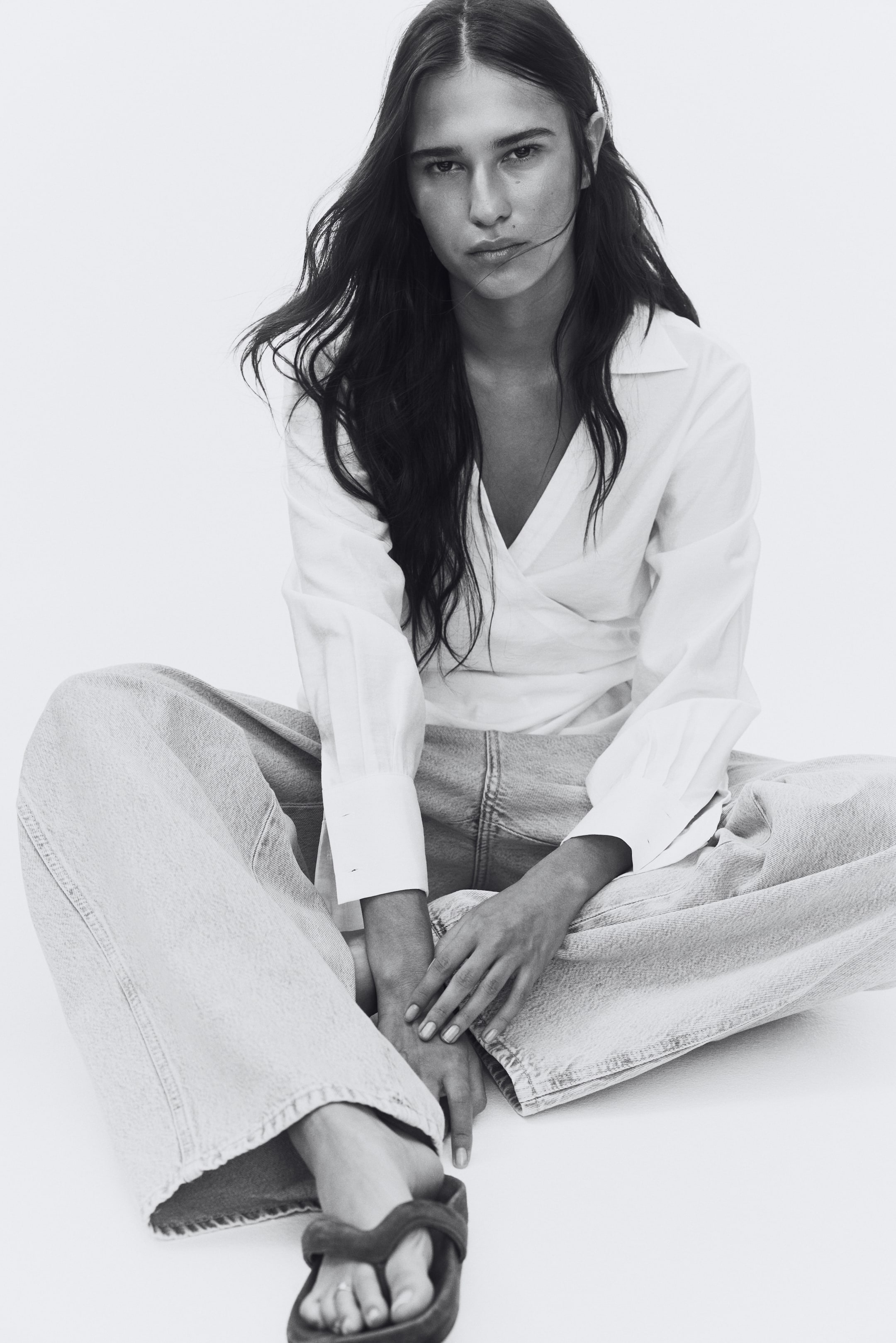 Женские рубашки H&M Viscose-Blend Wrap Shirt — фото 4