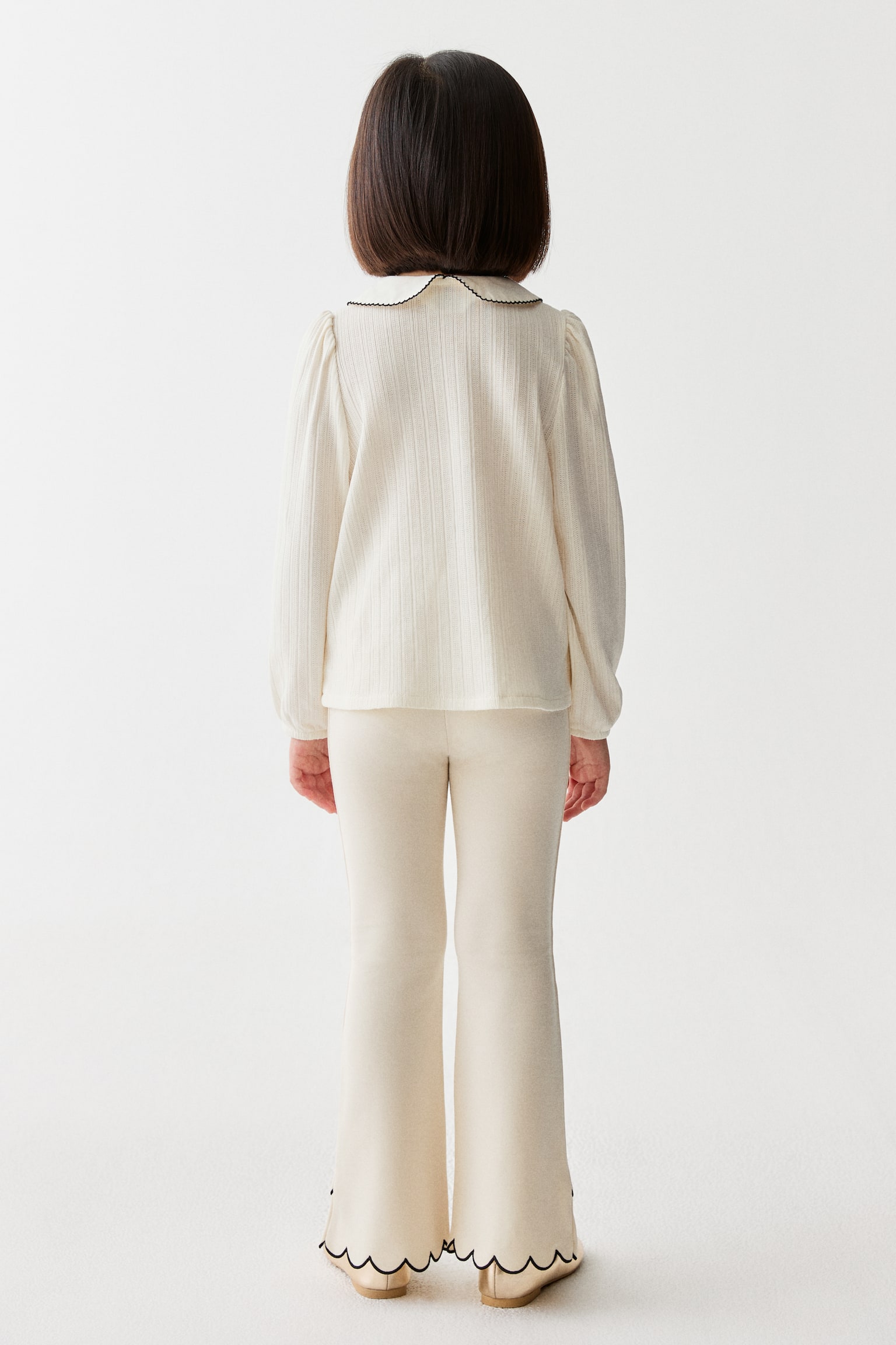 Quần legging loe gấu sò điệp - Màu kem - 3