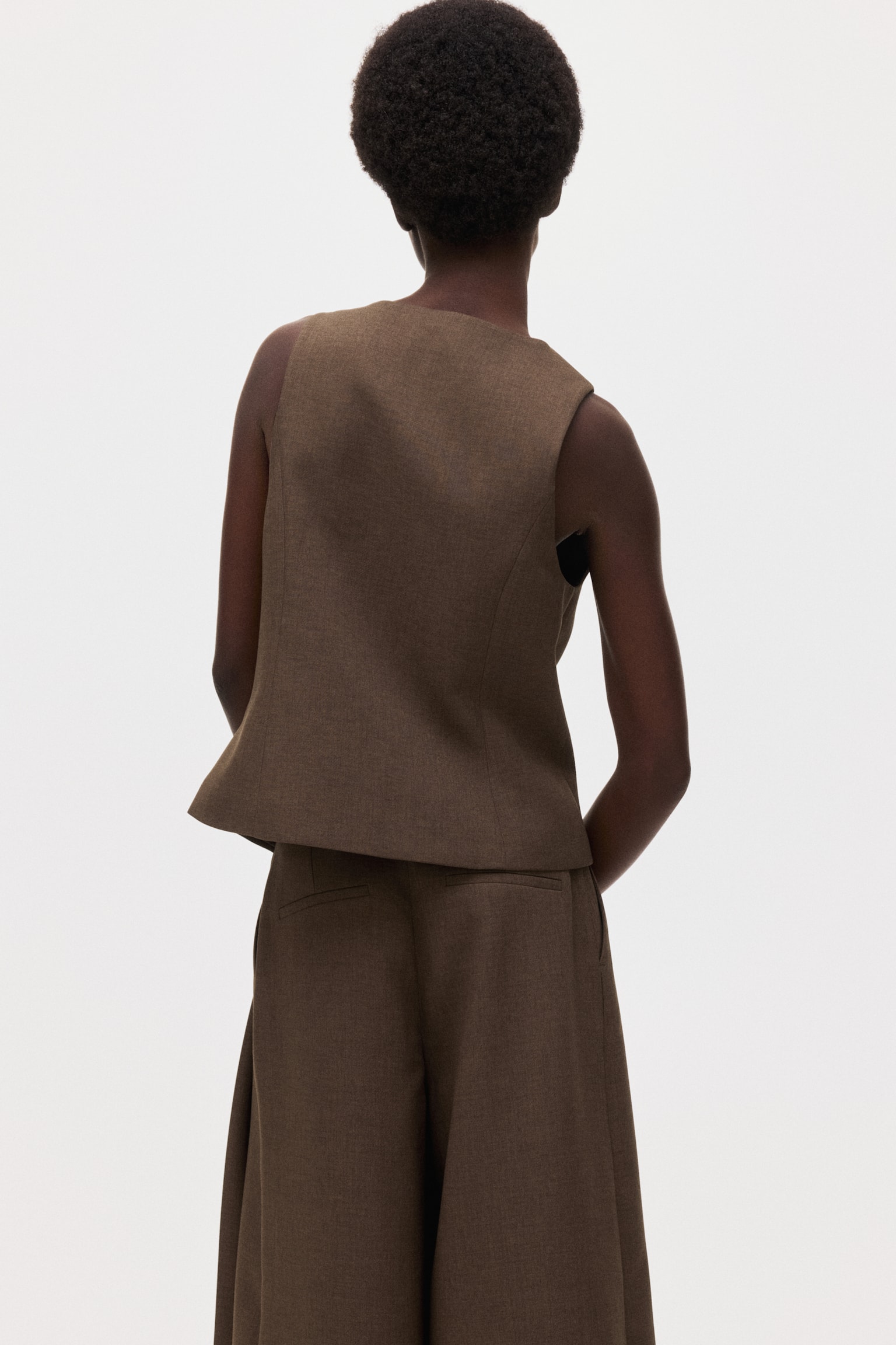 Široke kilote sa faltama - Tamnosmeđa - 4