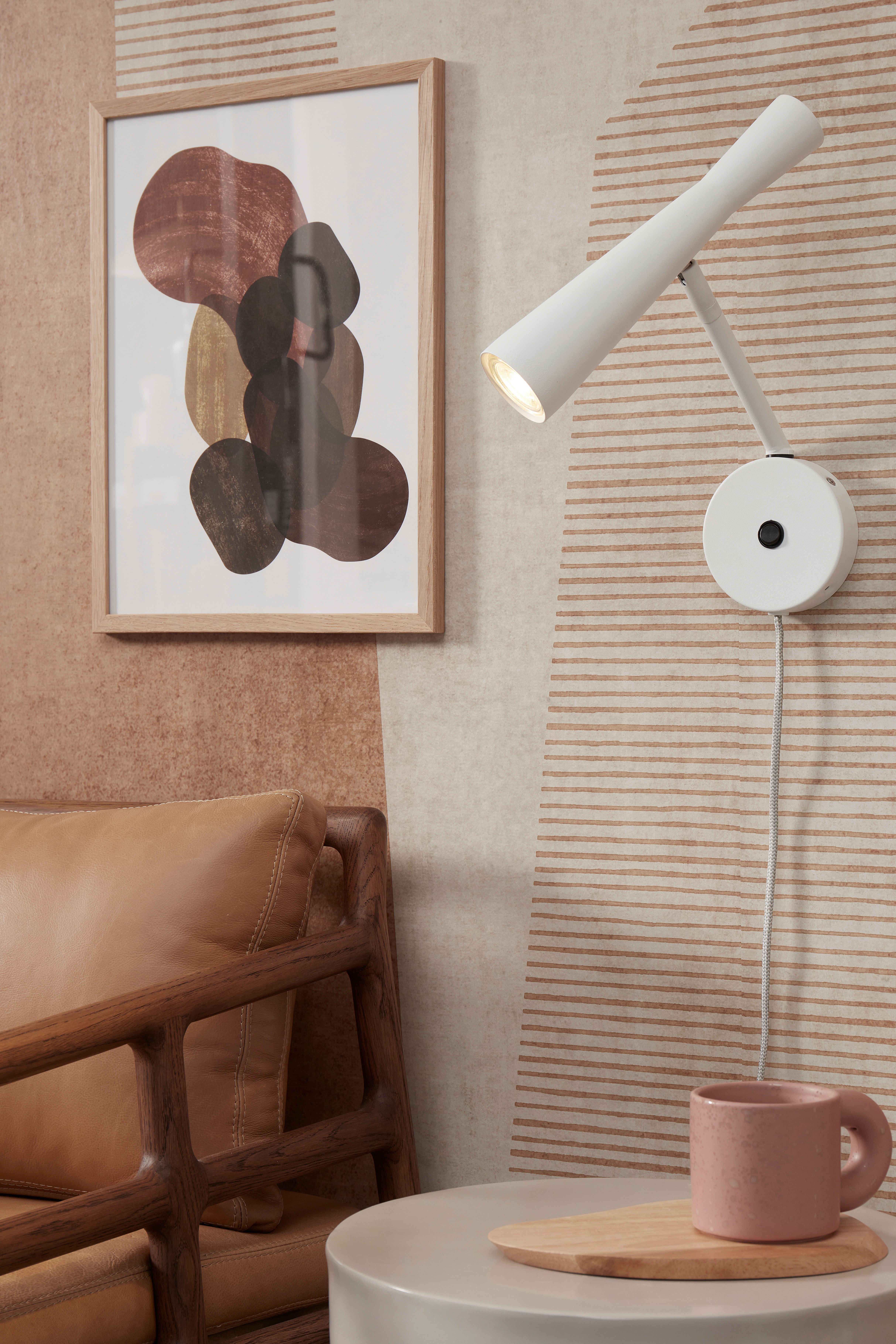 Bordeaux Wall Lamp - White/Black