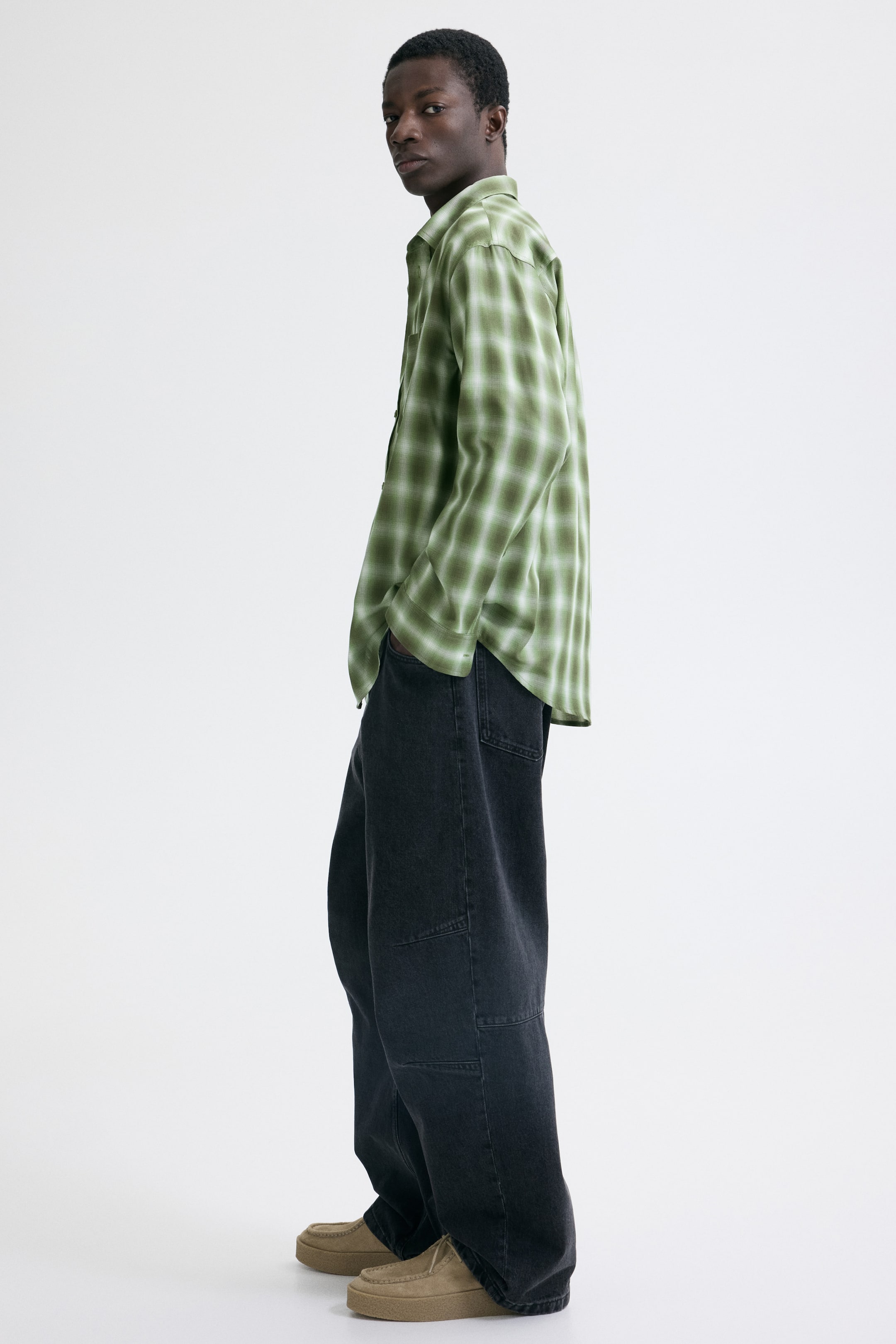 View larger image: Relaxed-Fit Shirt - Khaki green/Checked - Men | H&M CA 3