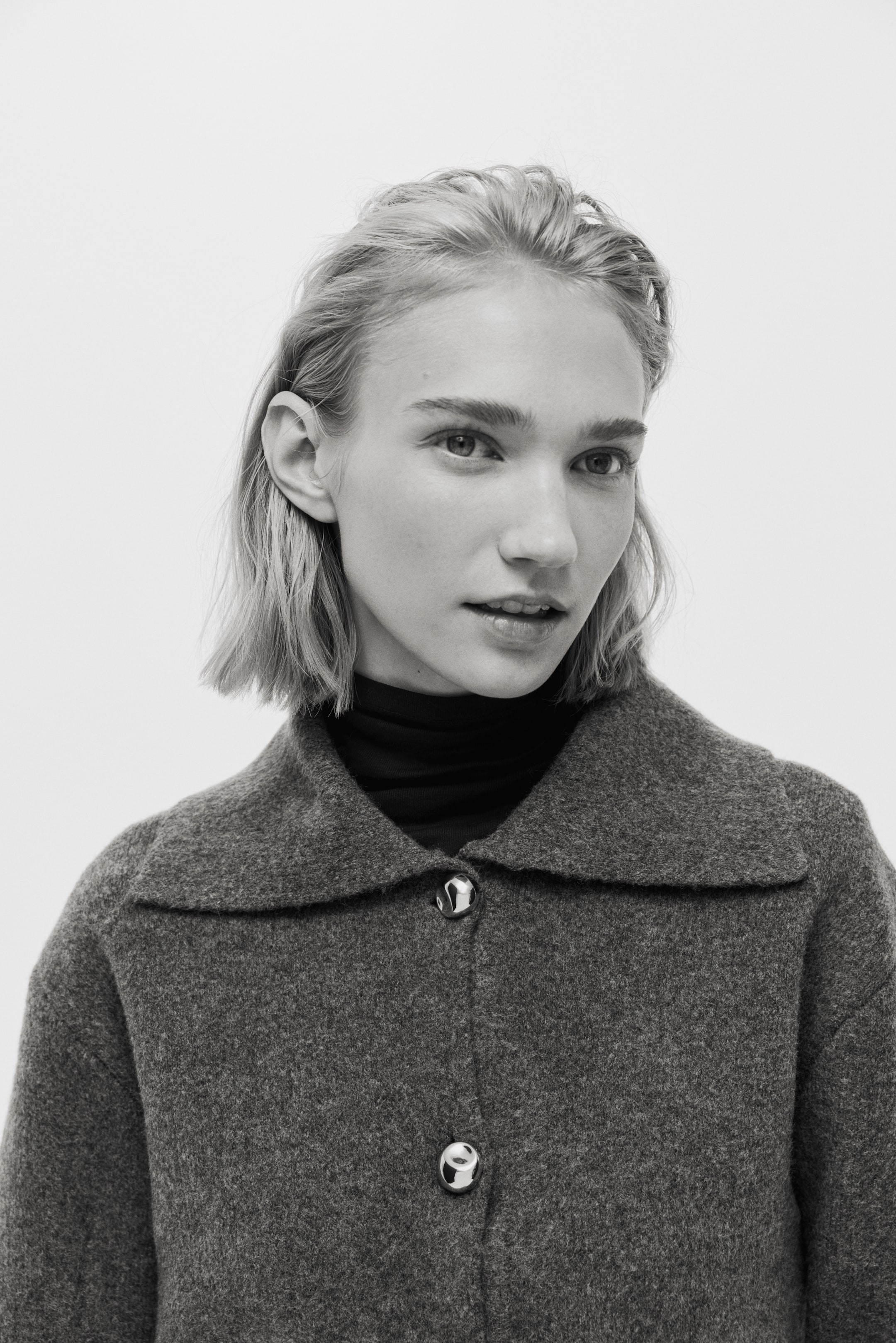 Näytä suurempi kuva: Kauluksellinen neuletakki - Tumma harmaameleerattu - NAISET | H&M FI 1