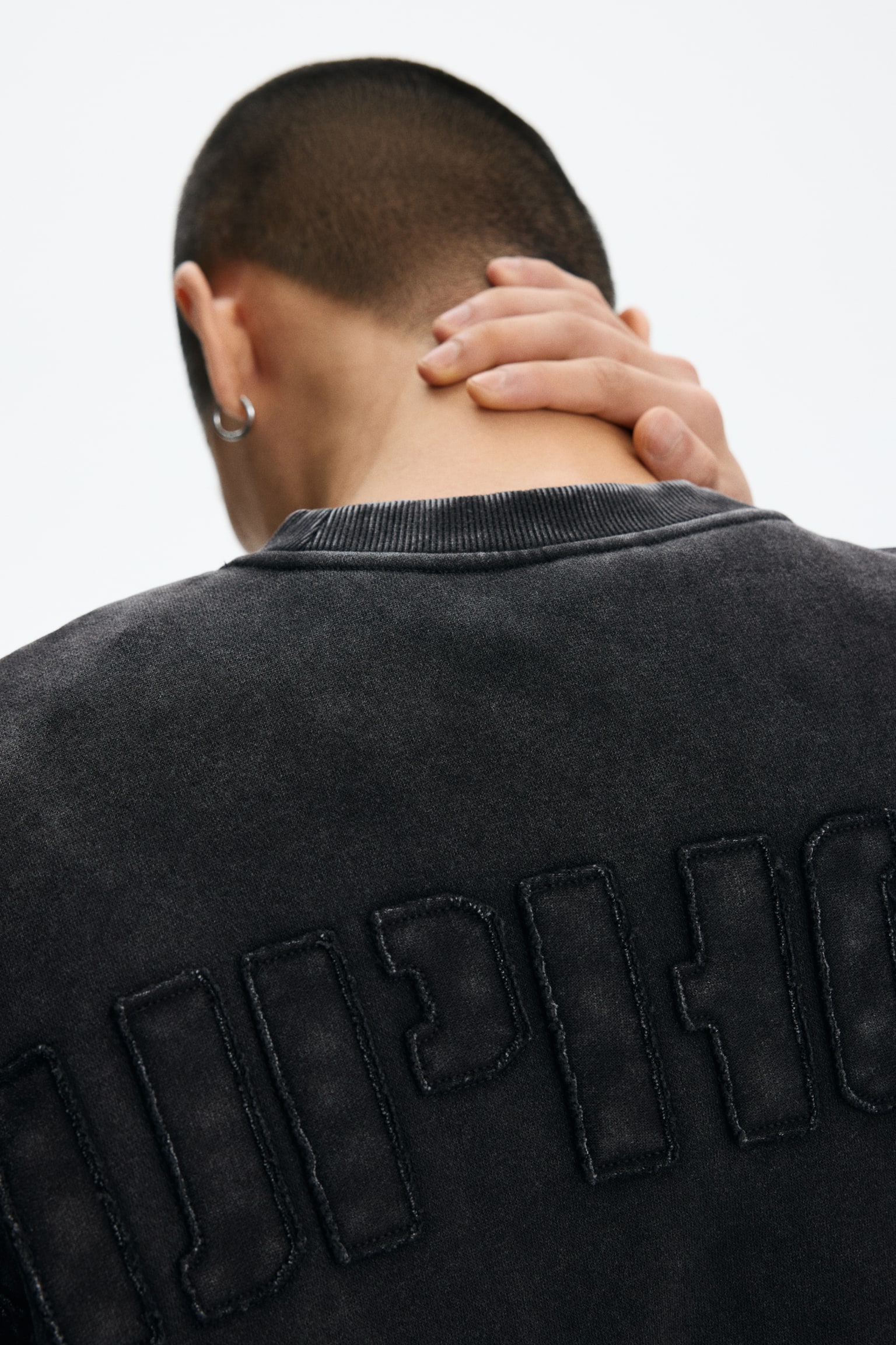 Oversized Fit washed-look sweatshirt - Black - 3