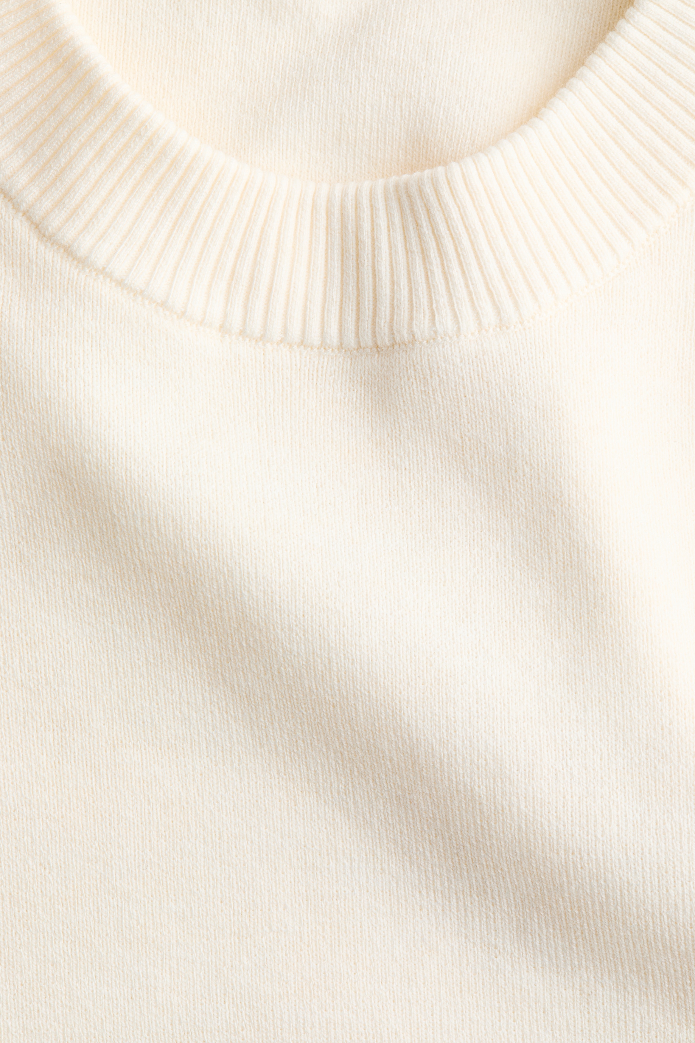 Fine-knit top