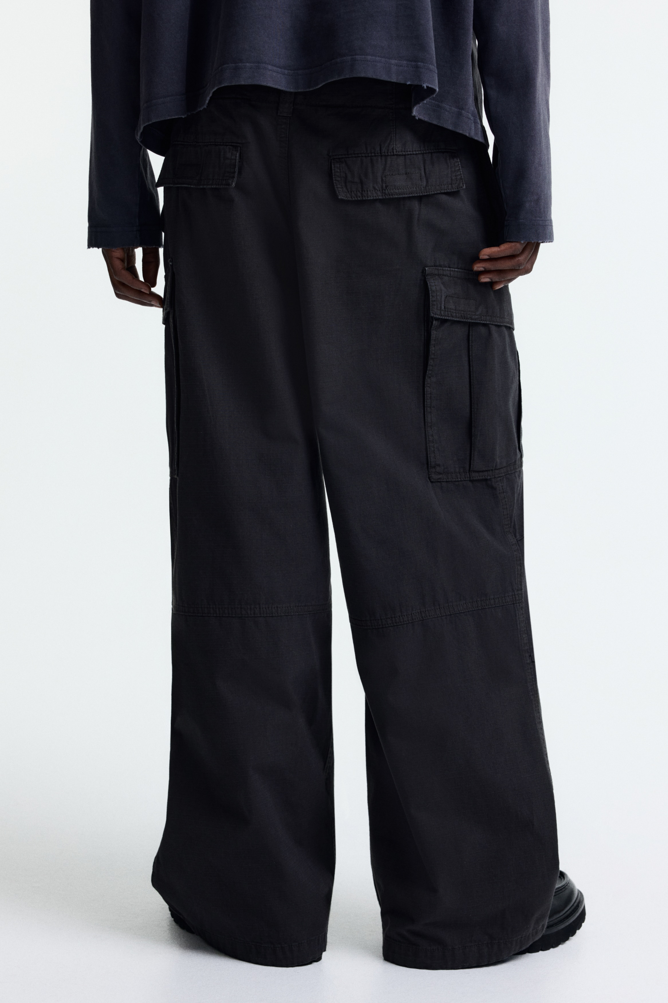Loose Fit Cargo trousers