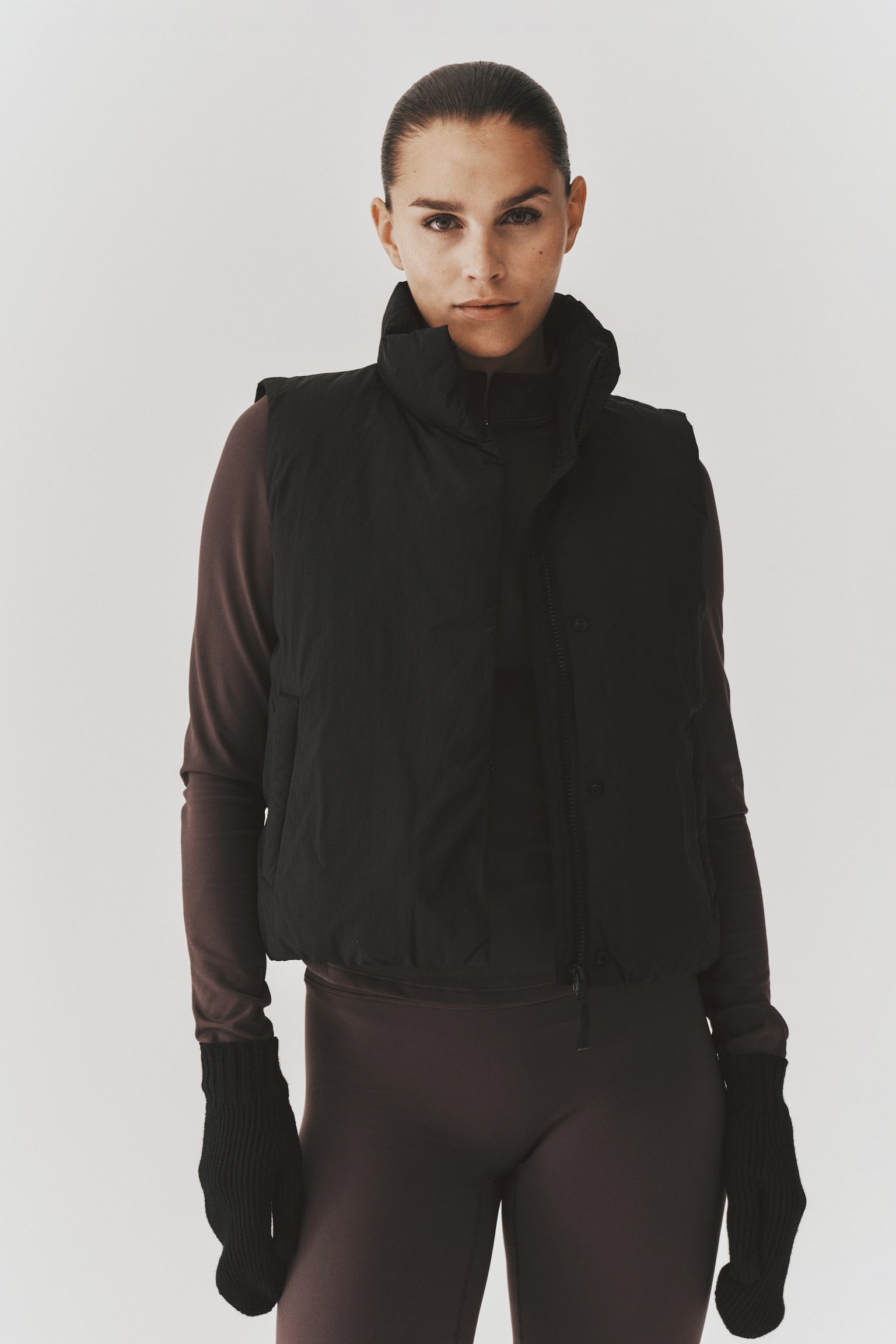 Женский жилет H&M Move Padded Sports with ThermoMove™, цвет: Чёрный — фото 3