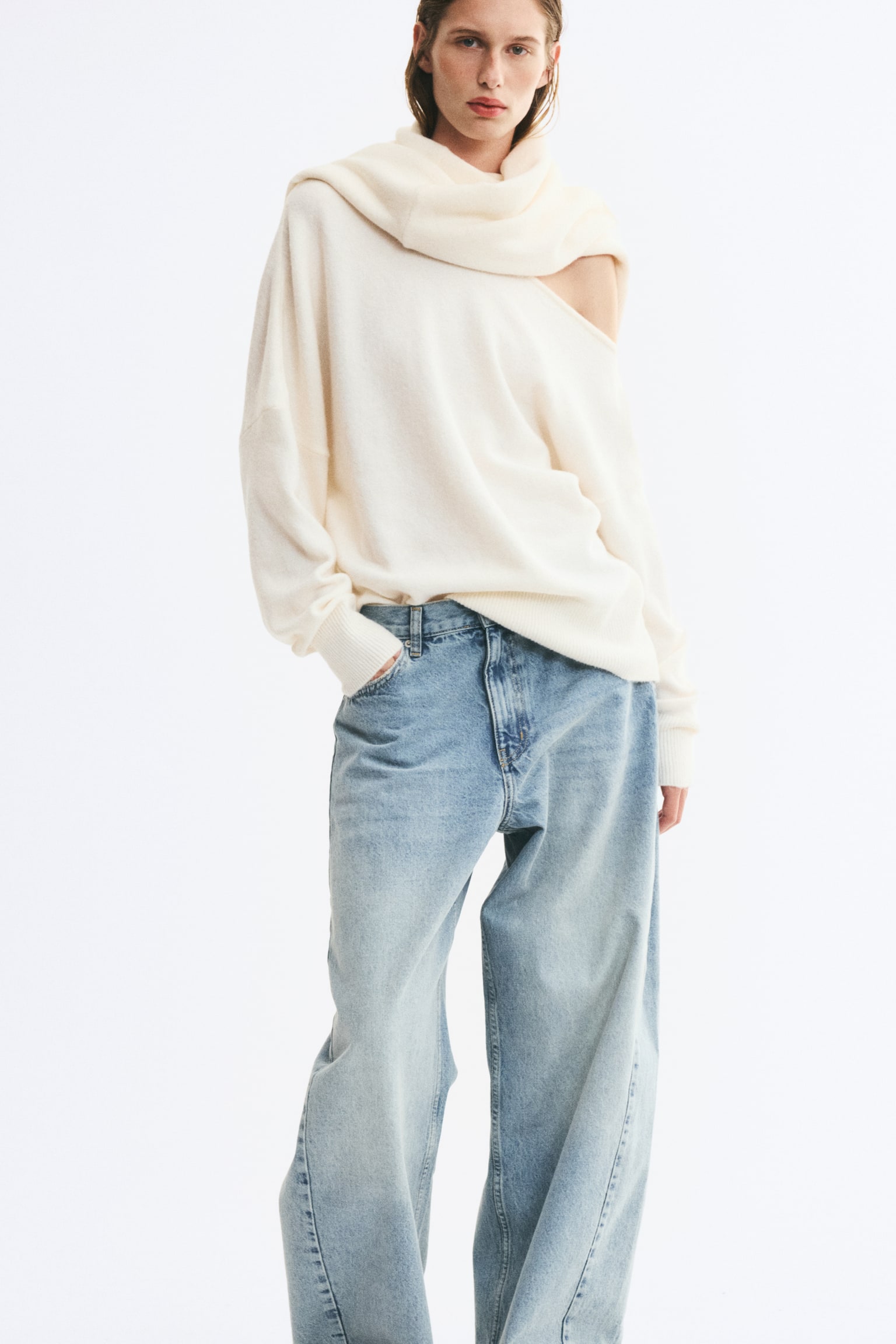 Женский свитер H&M Fine-Knit One-Shoulder, цвет: Кремовый — фото 4