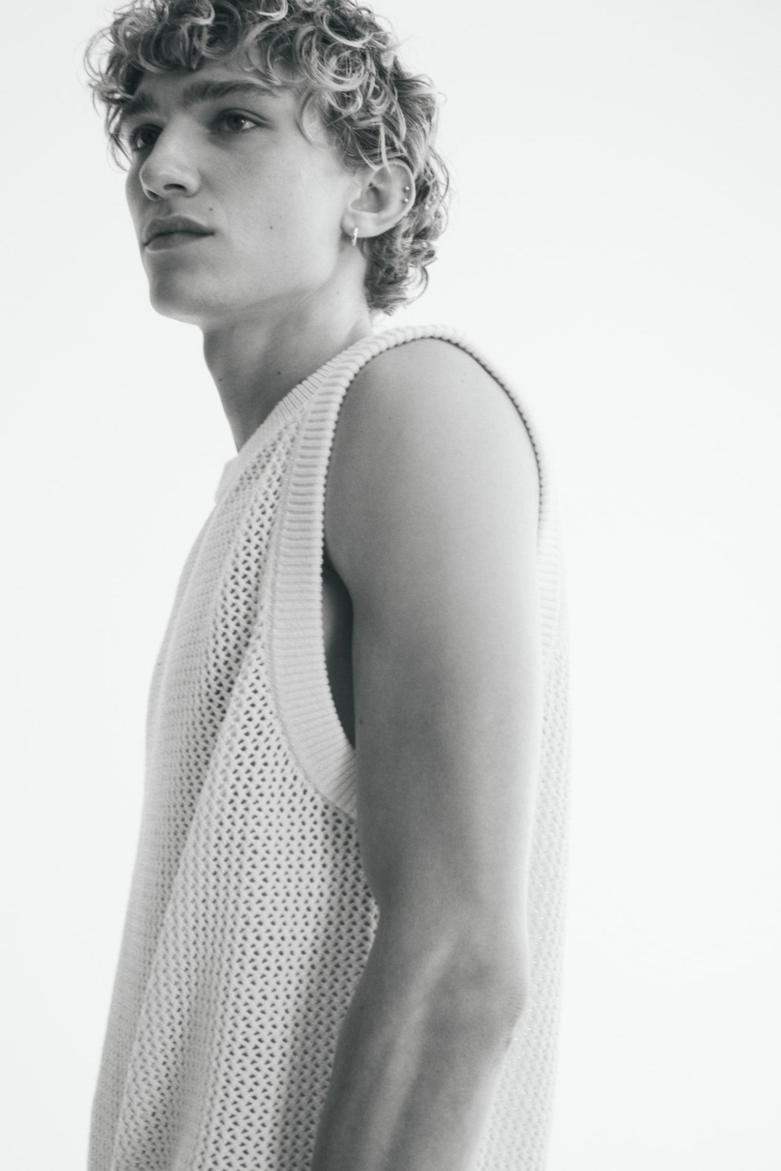 Мужской жилет H&M Regular-Fit Open-Knit Sweater Vest, цвет: Светлый бежевый — фото 5