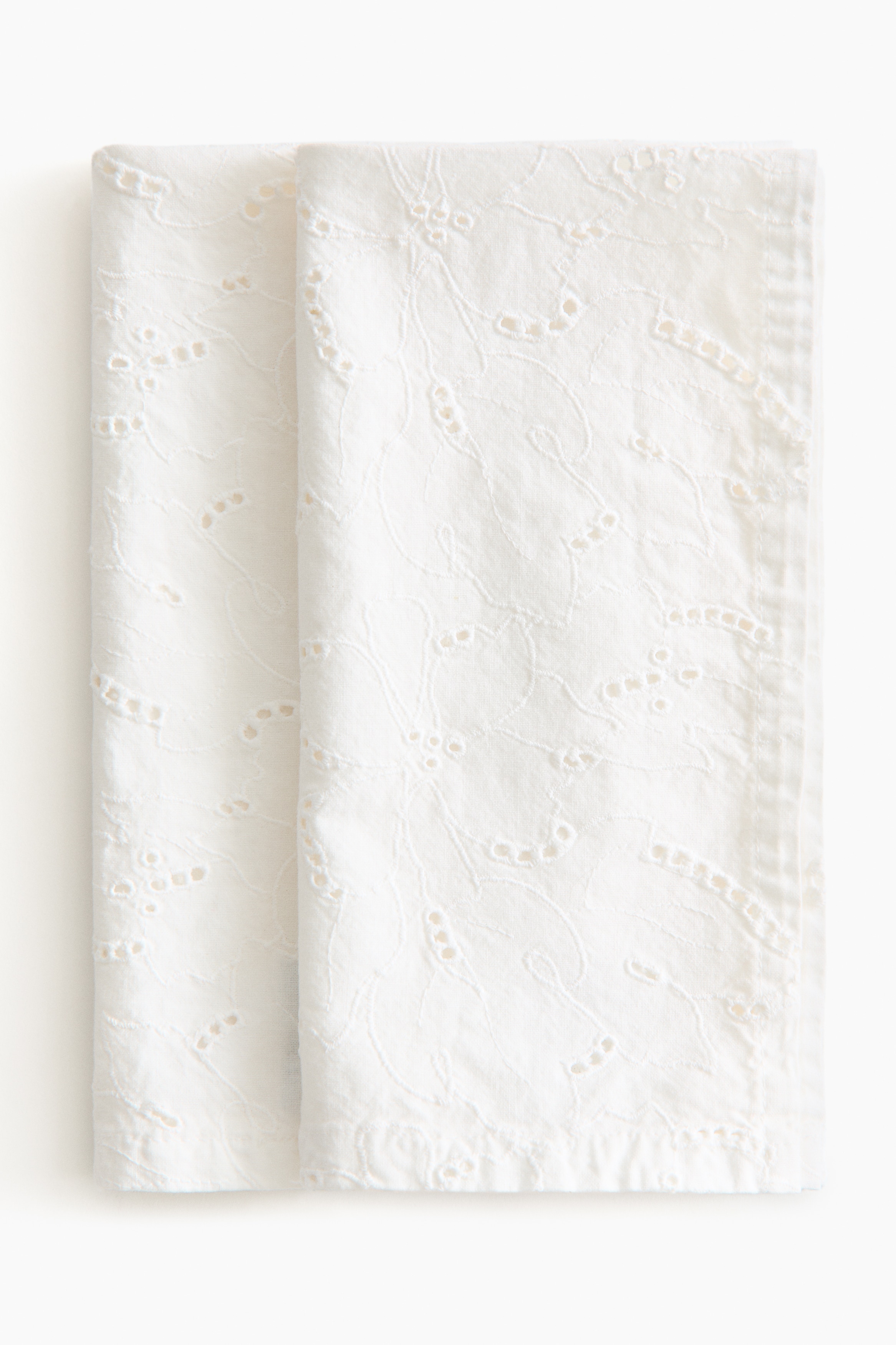 2-Pack Napkins with Eyelet Embroidery - Thumbnail 2