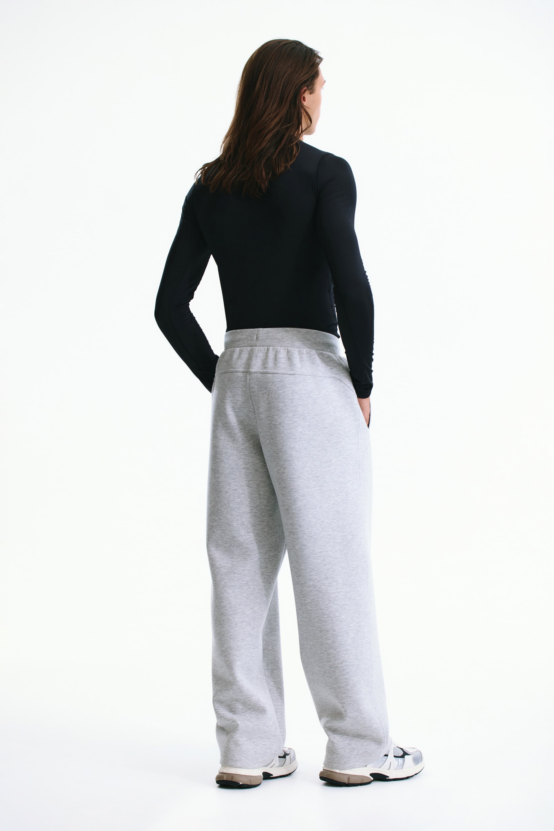 Loose-Fit Sports Joggers with DryMove™