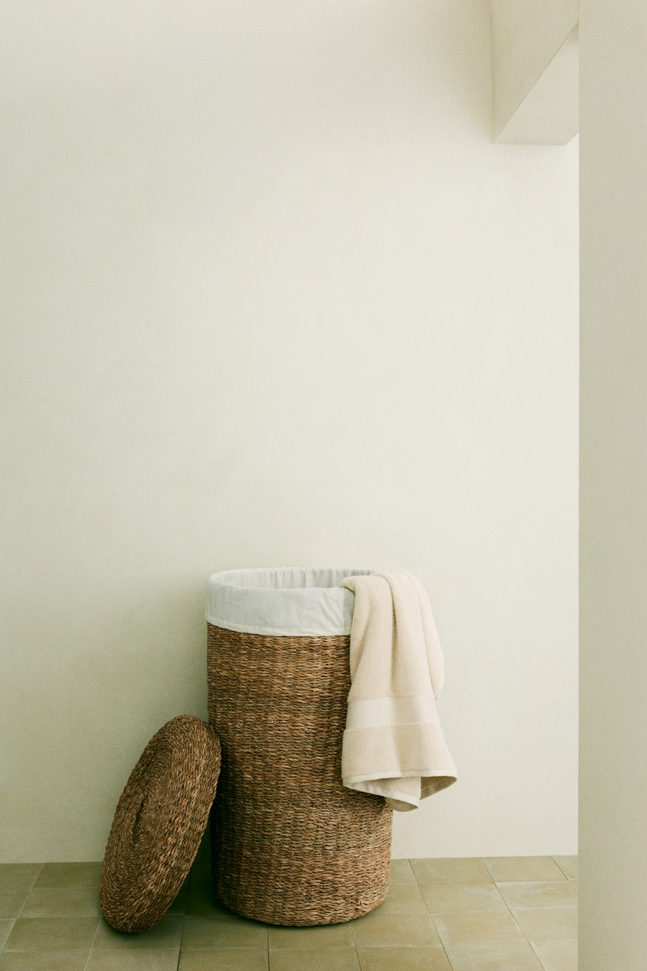 Extra-Large Seagrass Laundry Basket - Beige - Home All | H&M US