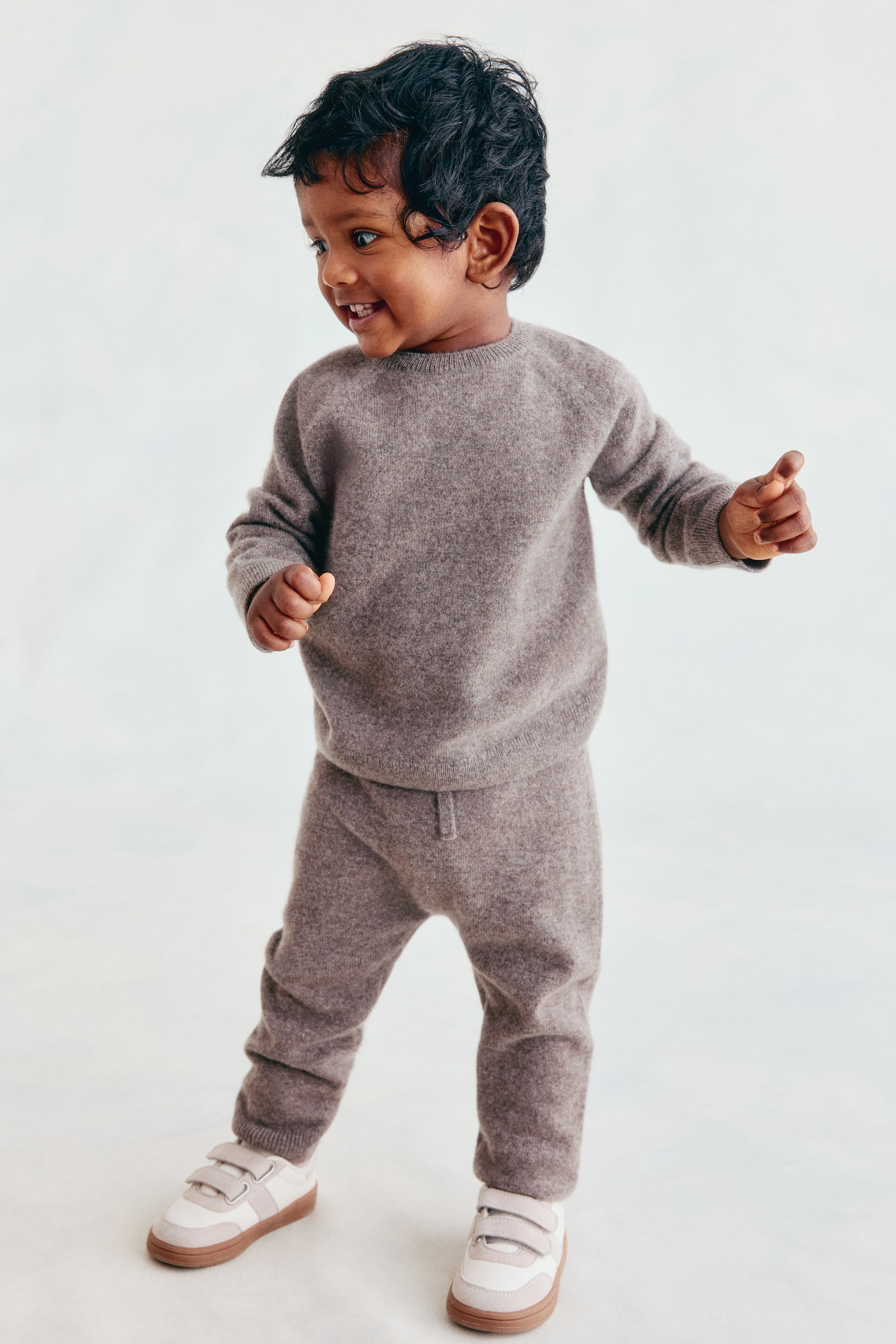 Voir une image plus grande: Pantalon en maille de cachemire - Brun - Kids | H&M CA 1
