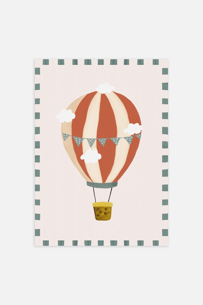 Une affiche dâart met en valeur une illustration dâune montgolfiÃ¨re aux rayures verticales rouille et crÃ¨me, ornÃ©e dâune guirlande fanion bleue-grise Ã  pois et de petits nuages blancs. La montgolfiÃ¨re suspend une petite nacelle jaune et se dÃ©tache sur un fond rose clair bordÃ© de blocs en pointillÃ©s vert foncÃ©. - 1