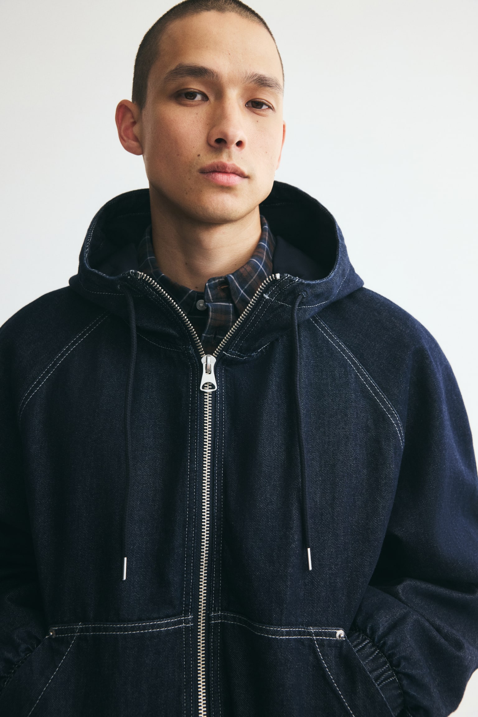 Мужская куртка H&M Hooded Denim Jacket, цвет: Тёмный джинсовый синий — фото 3