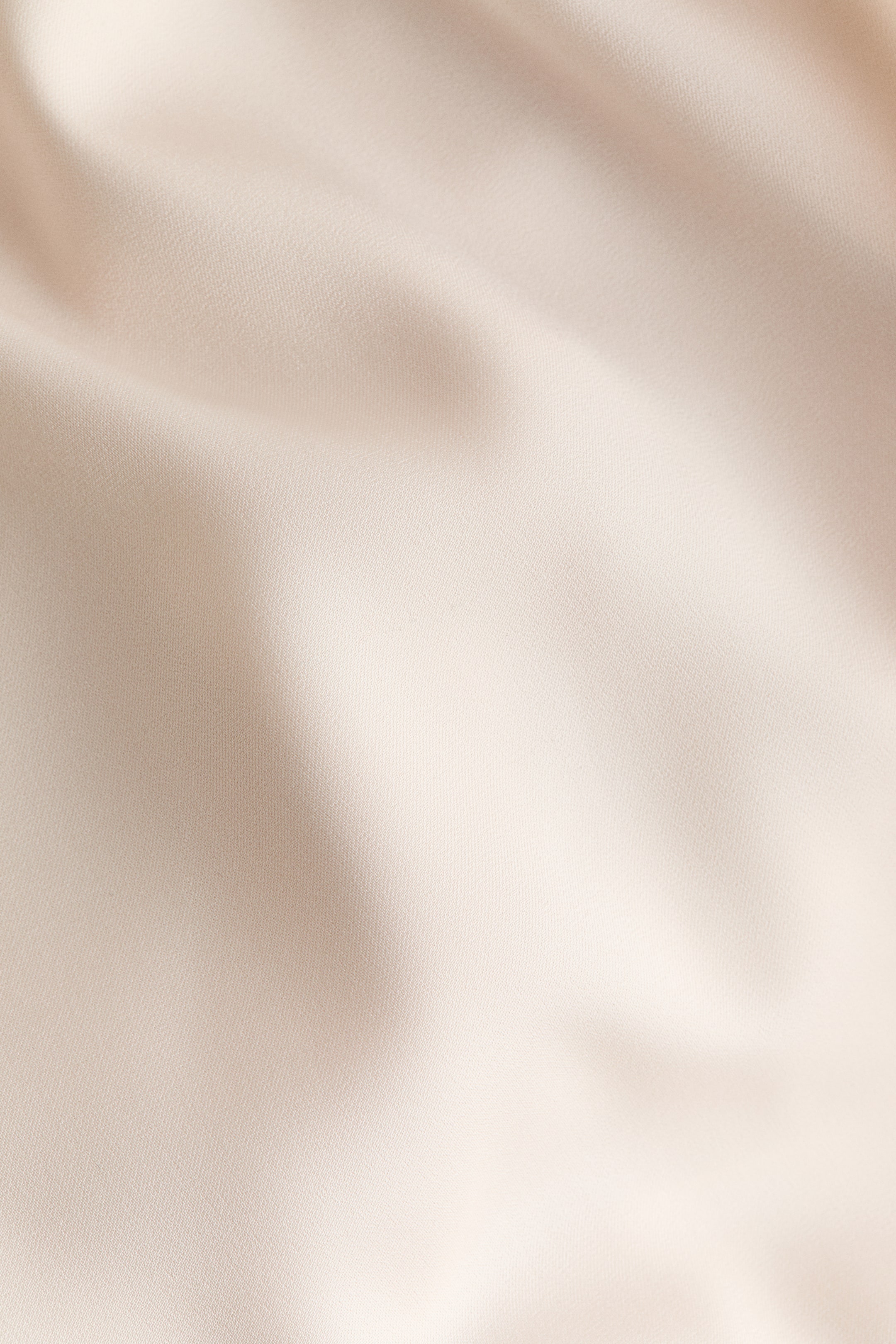 Robe à bretelles fines avec dentelle