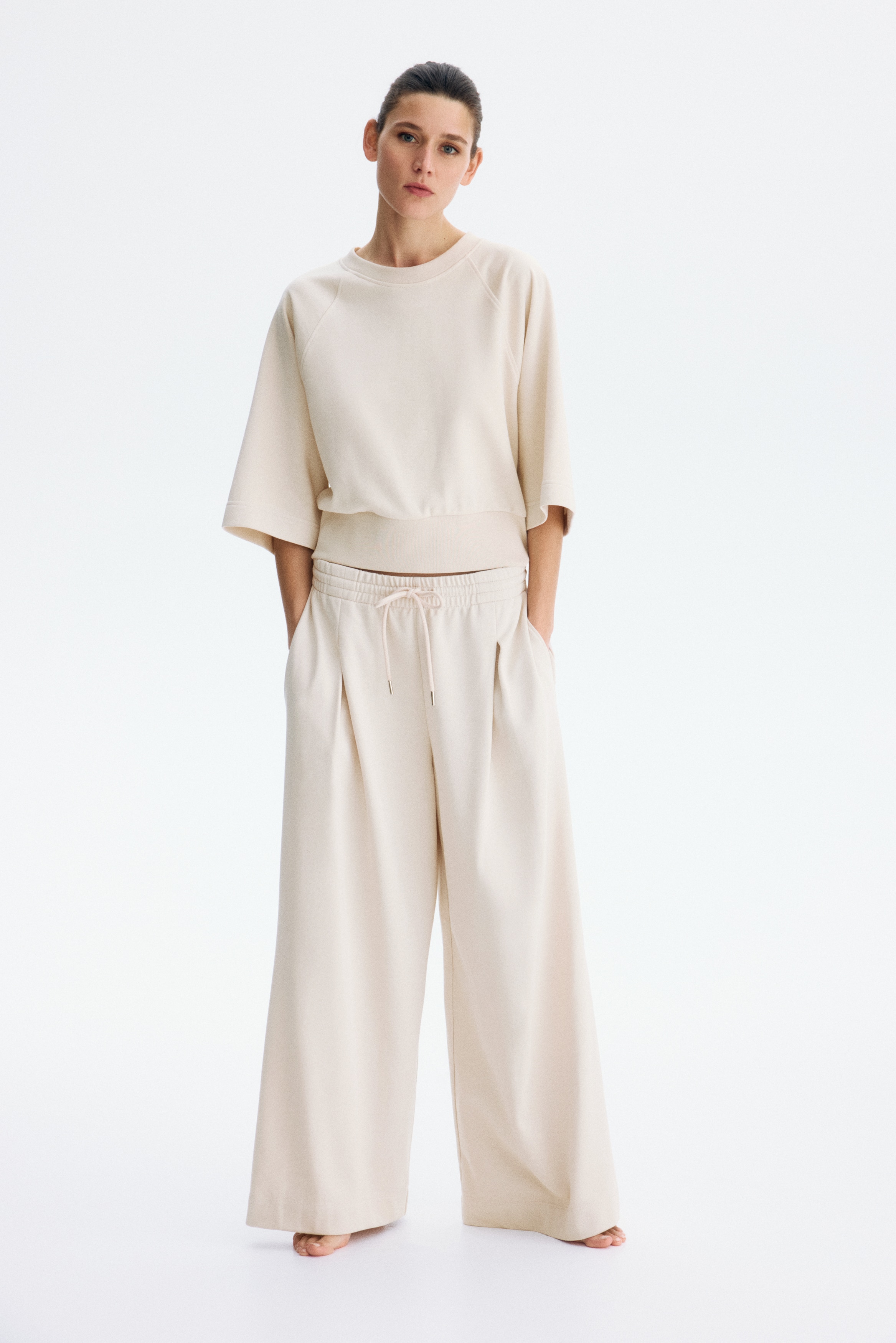 Pantalon avec cordon de serrage et plis - Beige clair