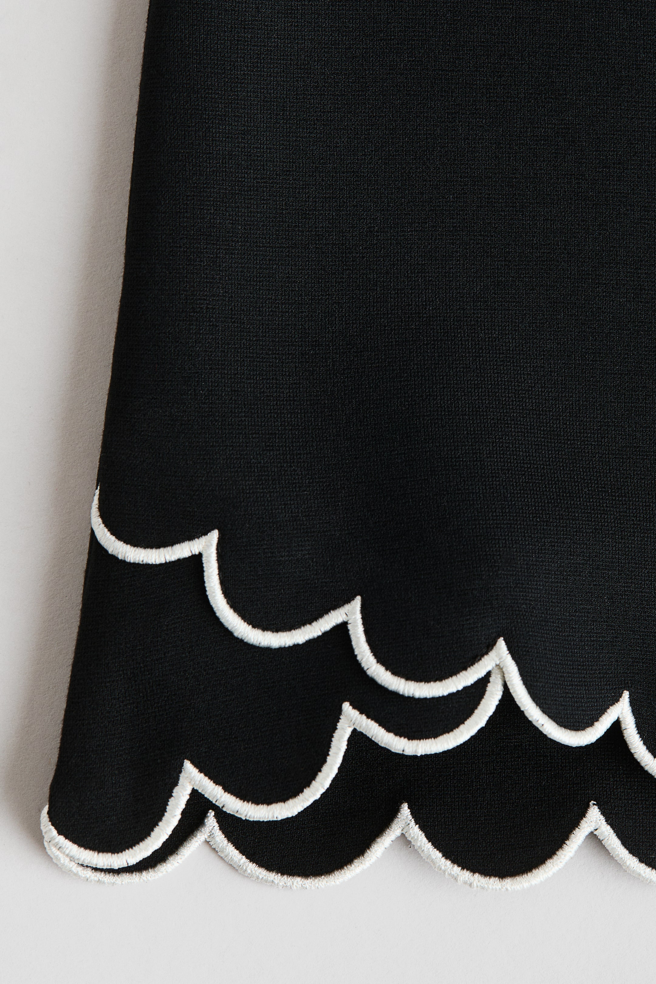 Xem ảnh lớn hơn: Quần legging loe gấu sò điệp - Màu đen - Kids | H&M VN 5