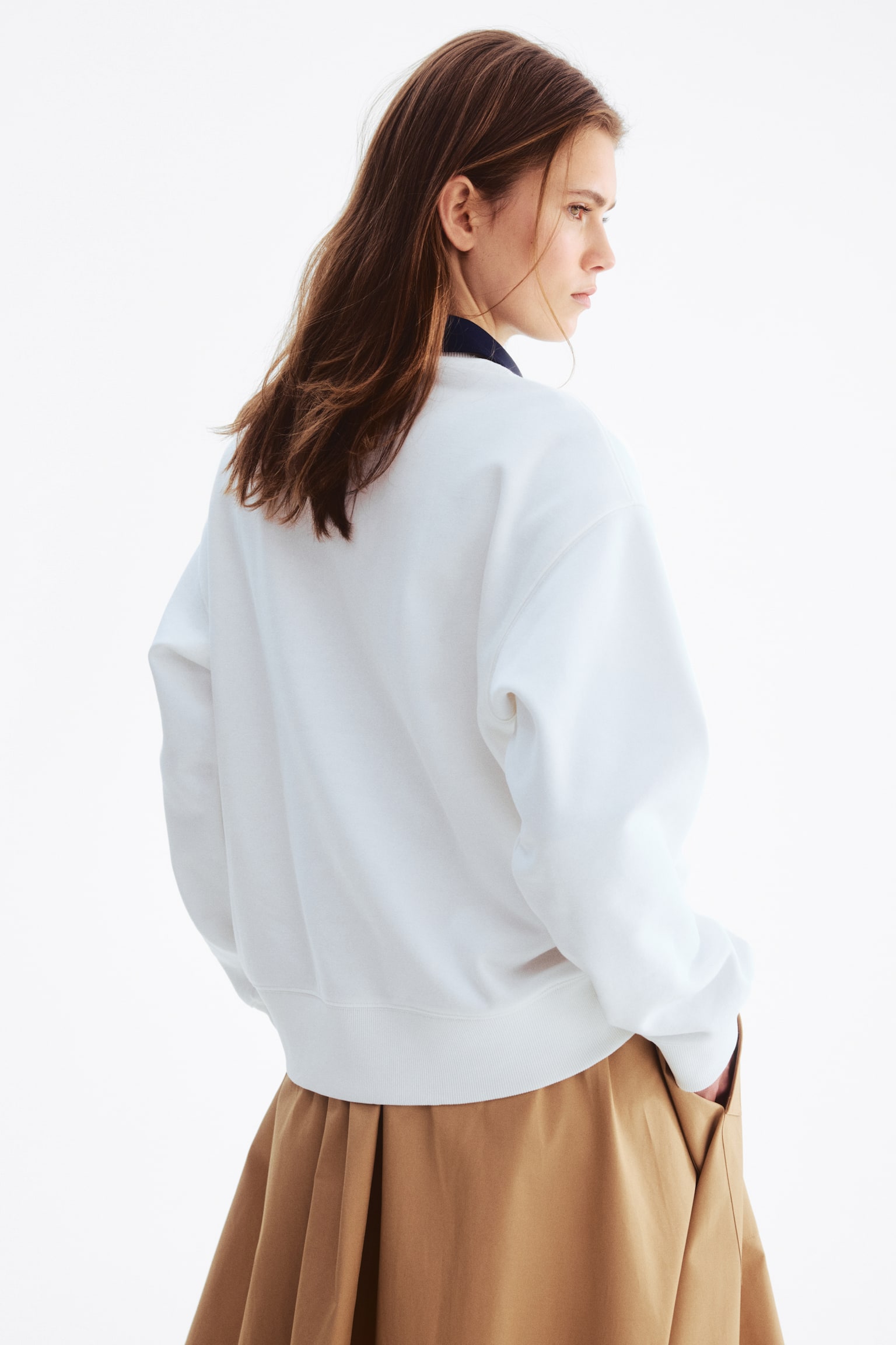 Bluza z motywem - Biały/Athlétisme/Ciemnozielony/Chicago/Szary melanż/Alto Mare/Jasnoróżowy/Pilates/Beżowy/Atelier - 6
