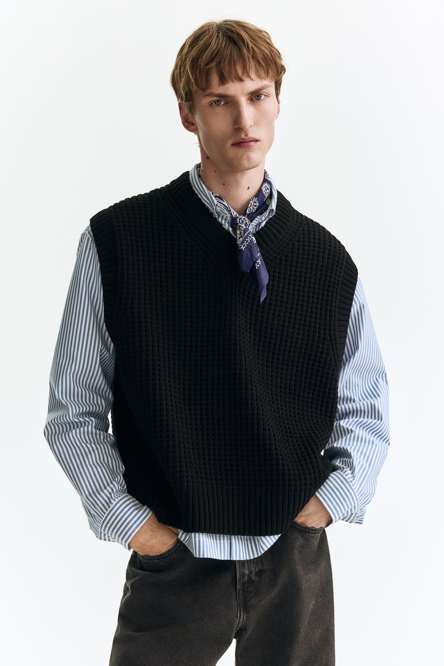 Regular Fit Sweater vest - Black/Dark brown/White - 6