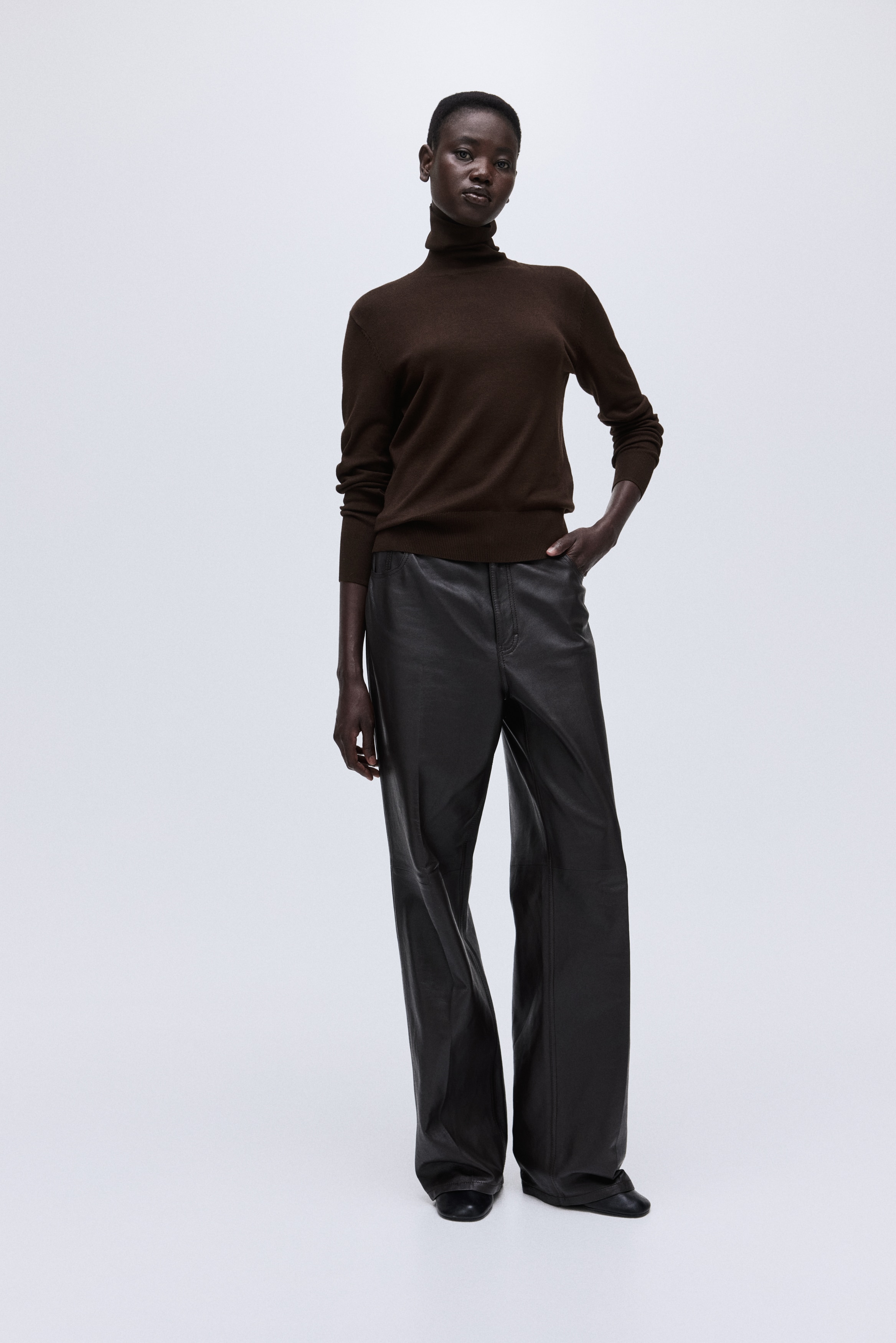 Pontheaan ブラック タートルネック セーター XS タートルネックセーター (644040-11) | HILTON | 紳士服・スーツ