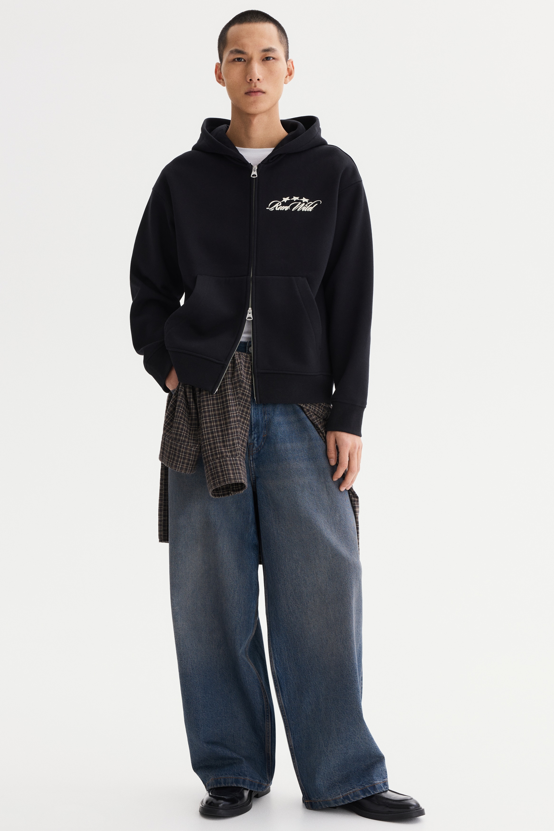 Kastige Hoodiejacke in Loose Fit - Schwarz/Run Wild