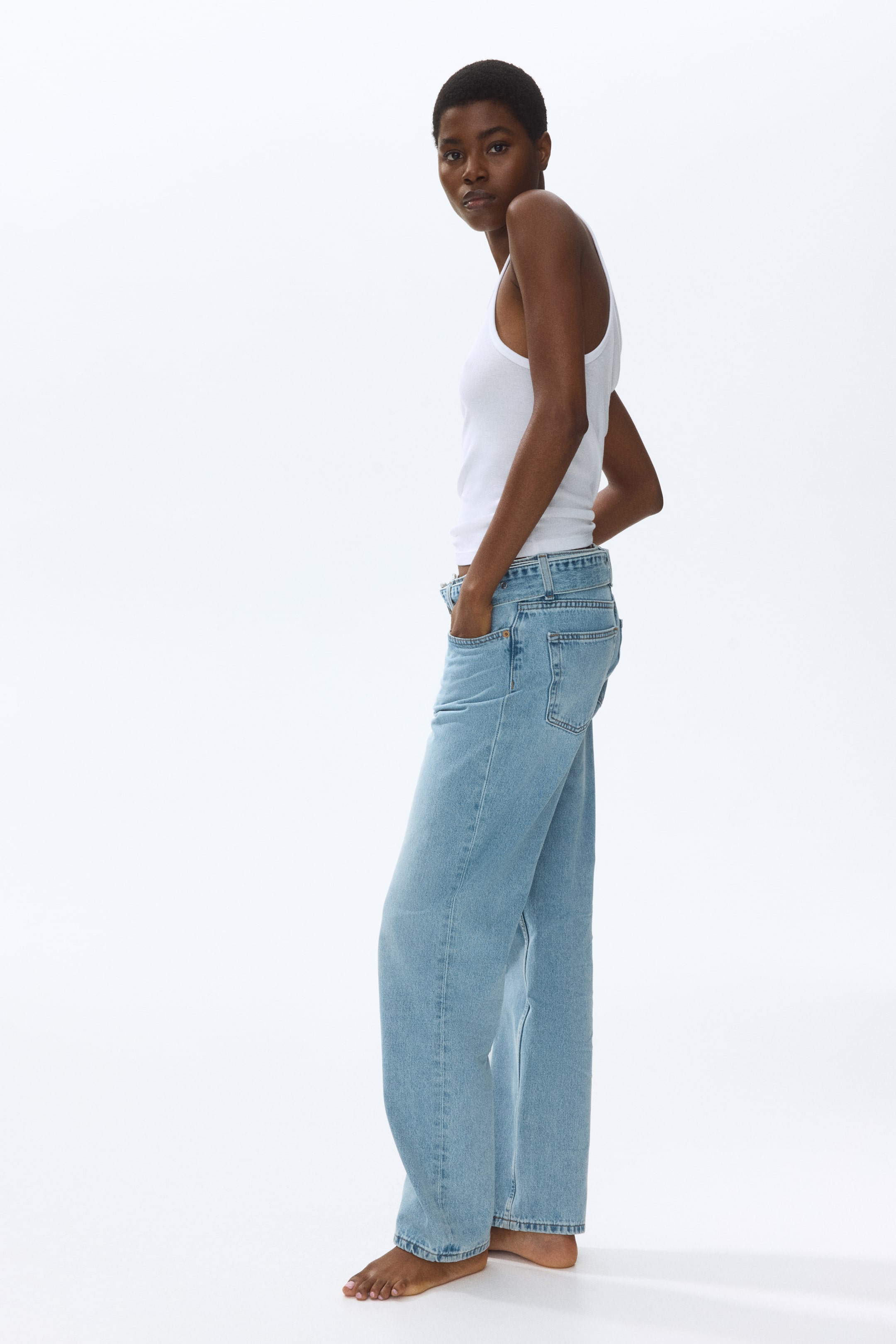Barrel-Leg High-Waist Jeans