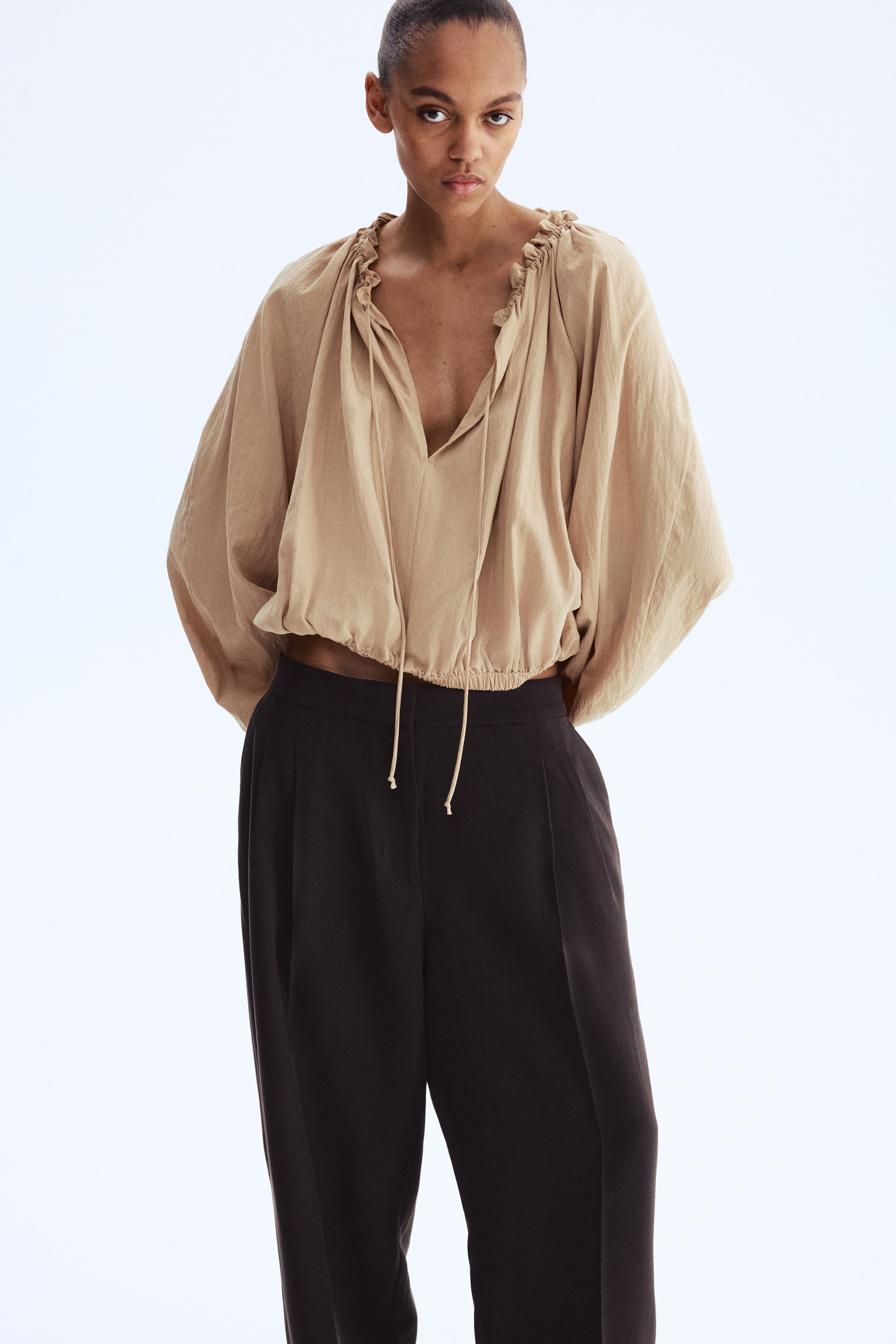 Pantalon en sergé avec jambes tonneau