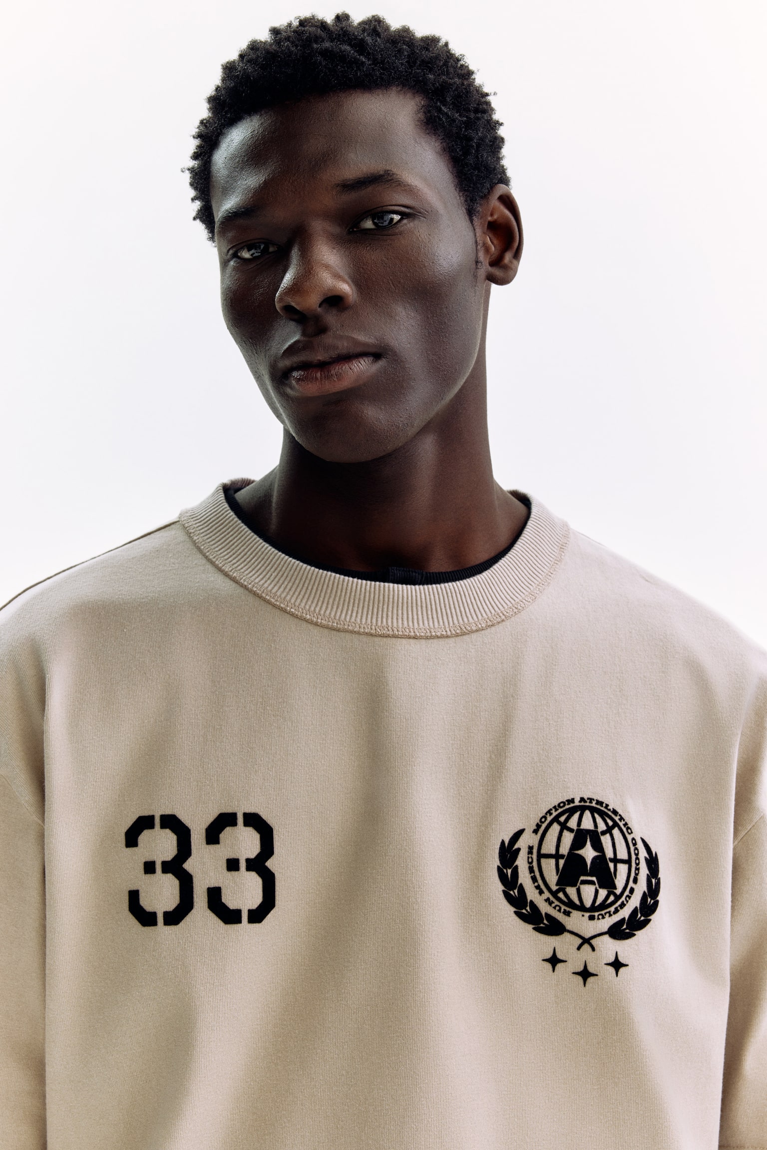 טישירט עם הדפס Loose Fit - בז'/33/חום/Athletics Co/ירוק בהיר/33/שחור/Original - 4