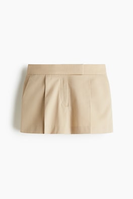 Dressad kort byxkjol