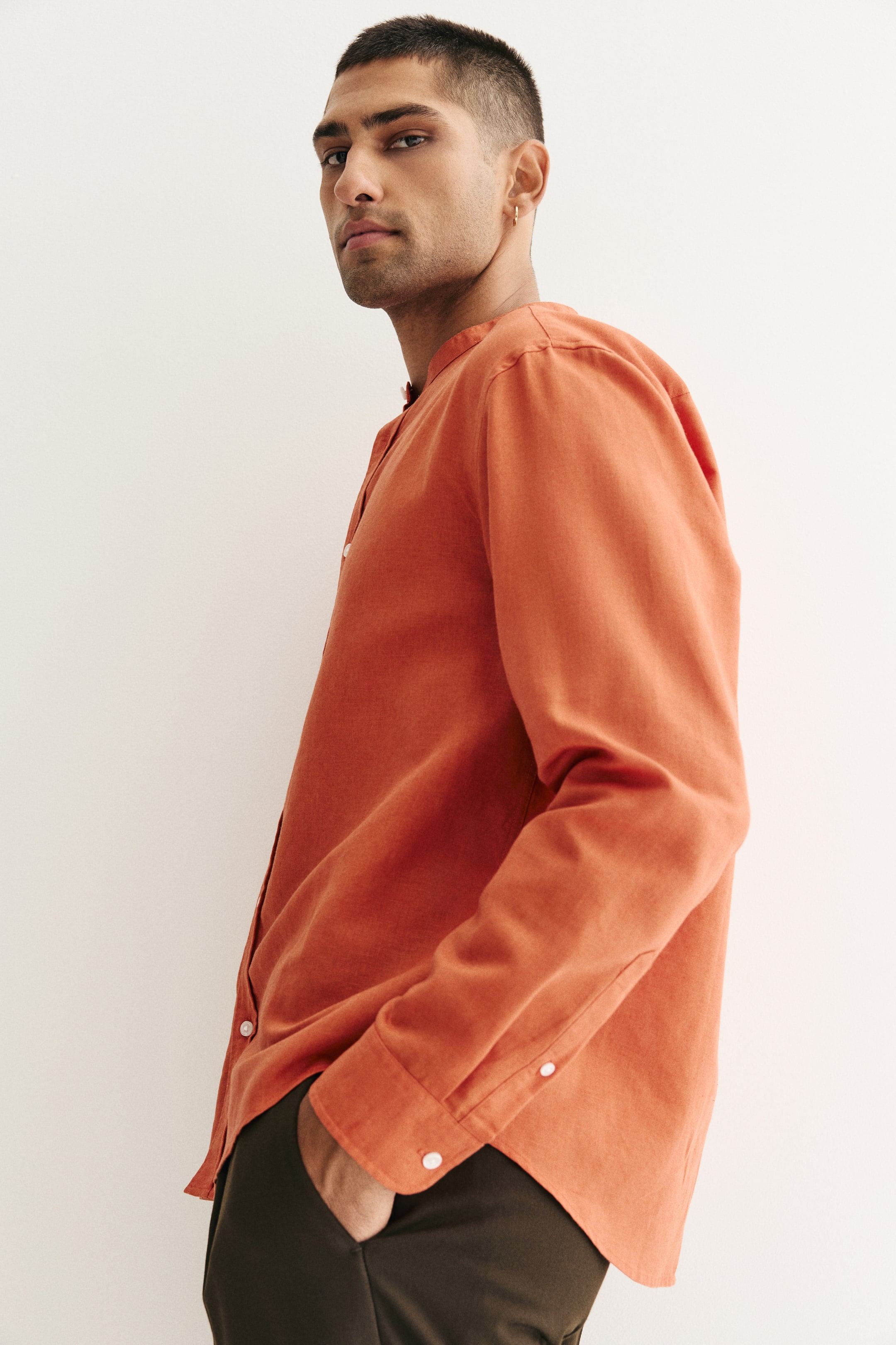 View larger image: Regular Fit Linen-blend grandad shirt - Dark orange - Men | H&M IN 4