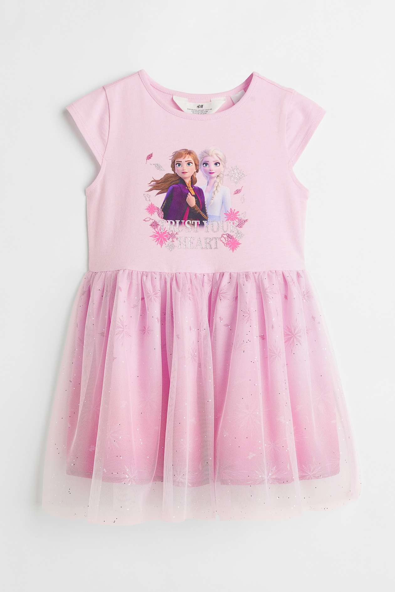 frozen pink dress Elsa changes her dress colour for this little birthday girl who likes pink. #elsa #frozen #themecake #pink #4thbirthday #birthdaycake