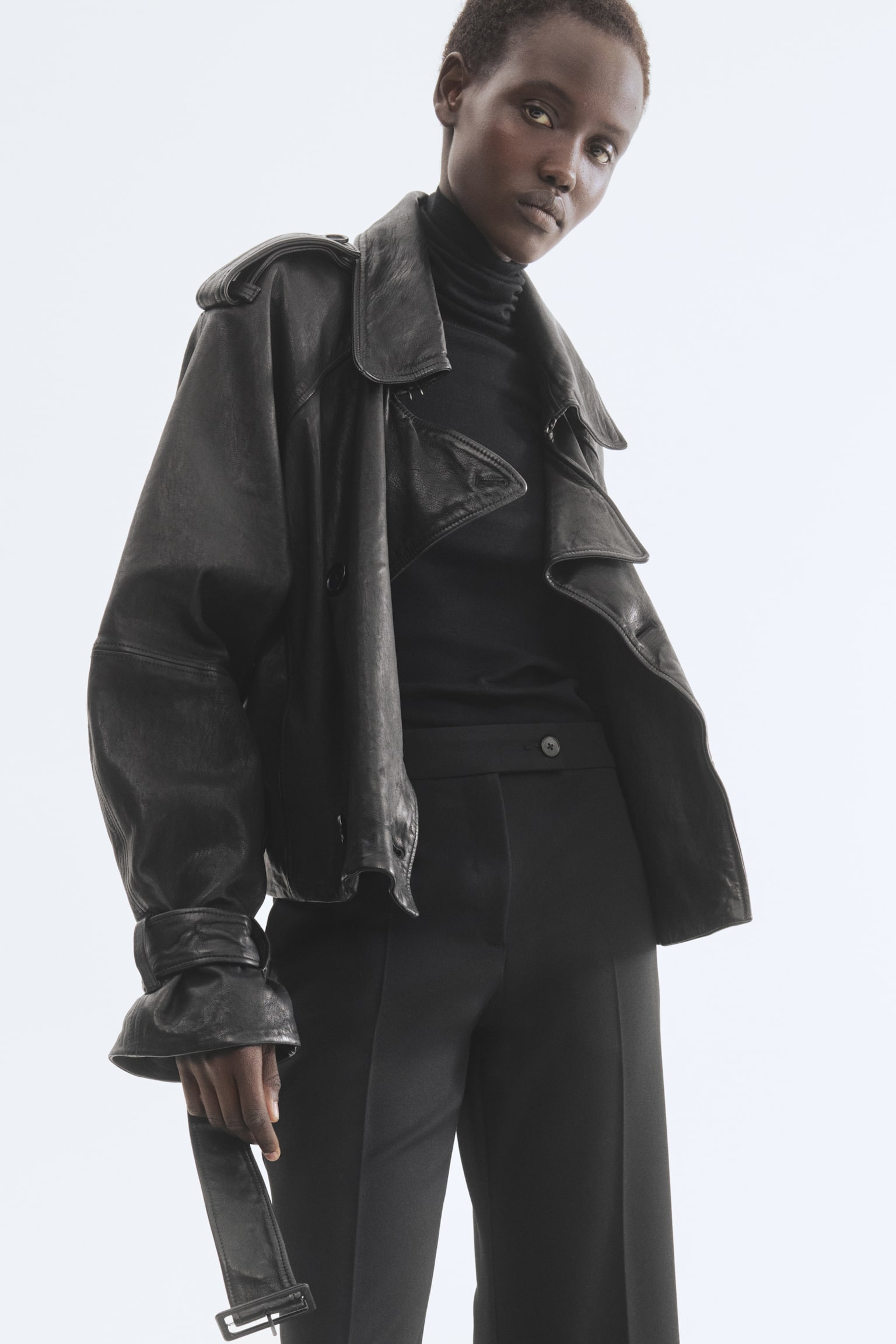 מכנסיים עם רגל בגזרת בוטקאט באורך הקרסול - שחור/בז' בהיר/חום כהה - 5