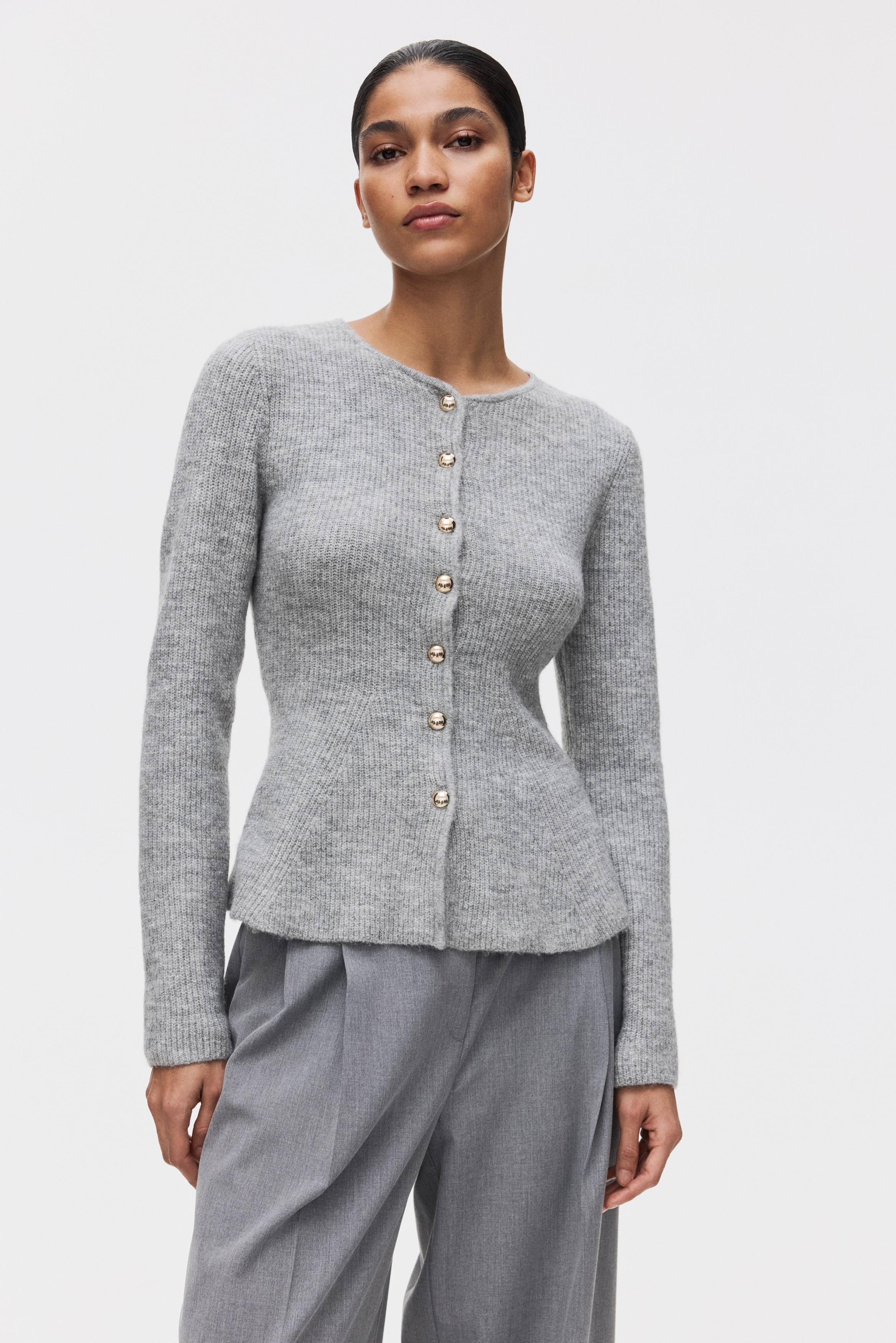 美品THE TOE Rosen Peplum Cardigan gray Rosen Peplum Cardigan – THE TOÉ
