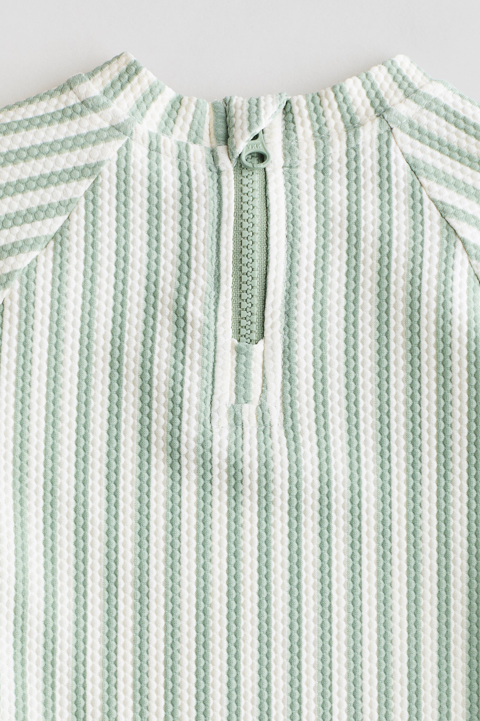 Badesæt med UPF 50 - Lysegrøn/Hvidstribet - 3