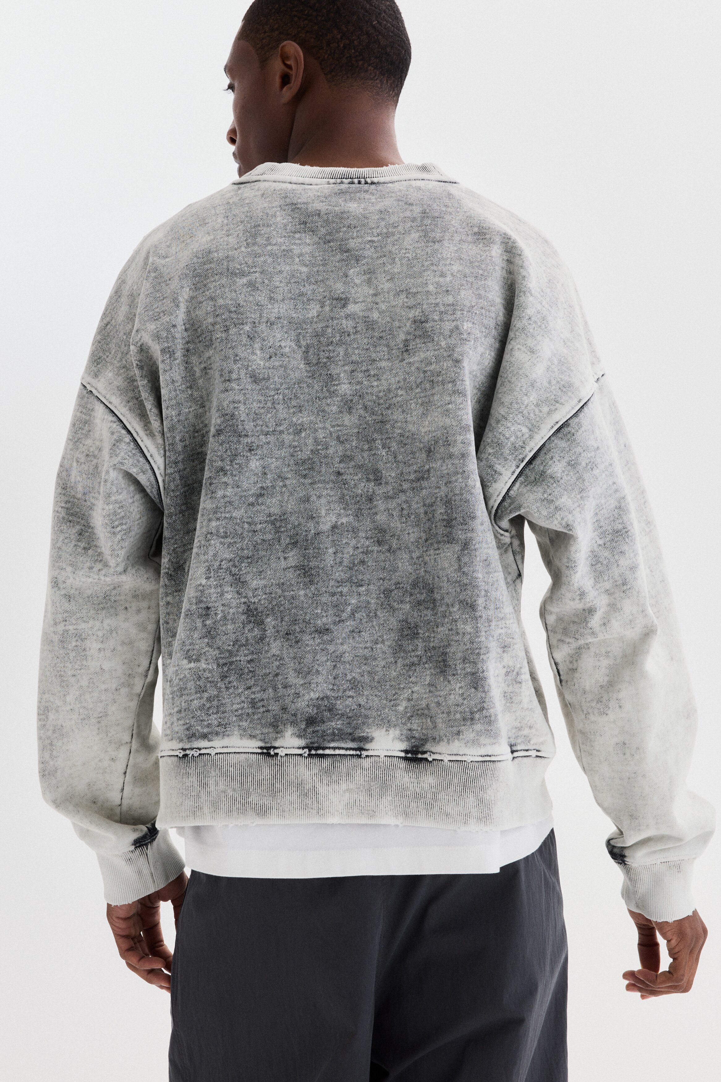Men's Gray Oversized-Fit Washed Sweatshirt | H&M US