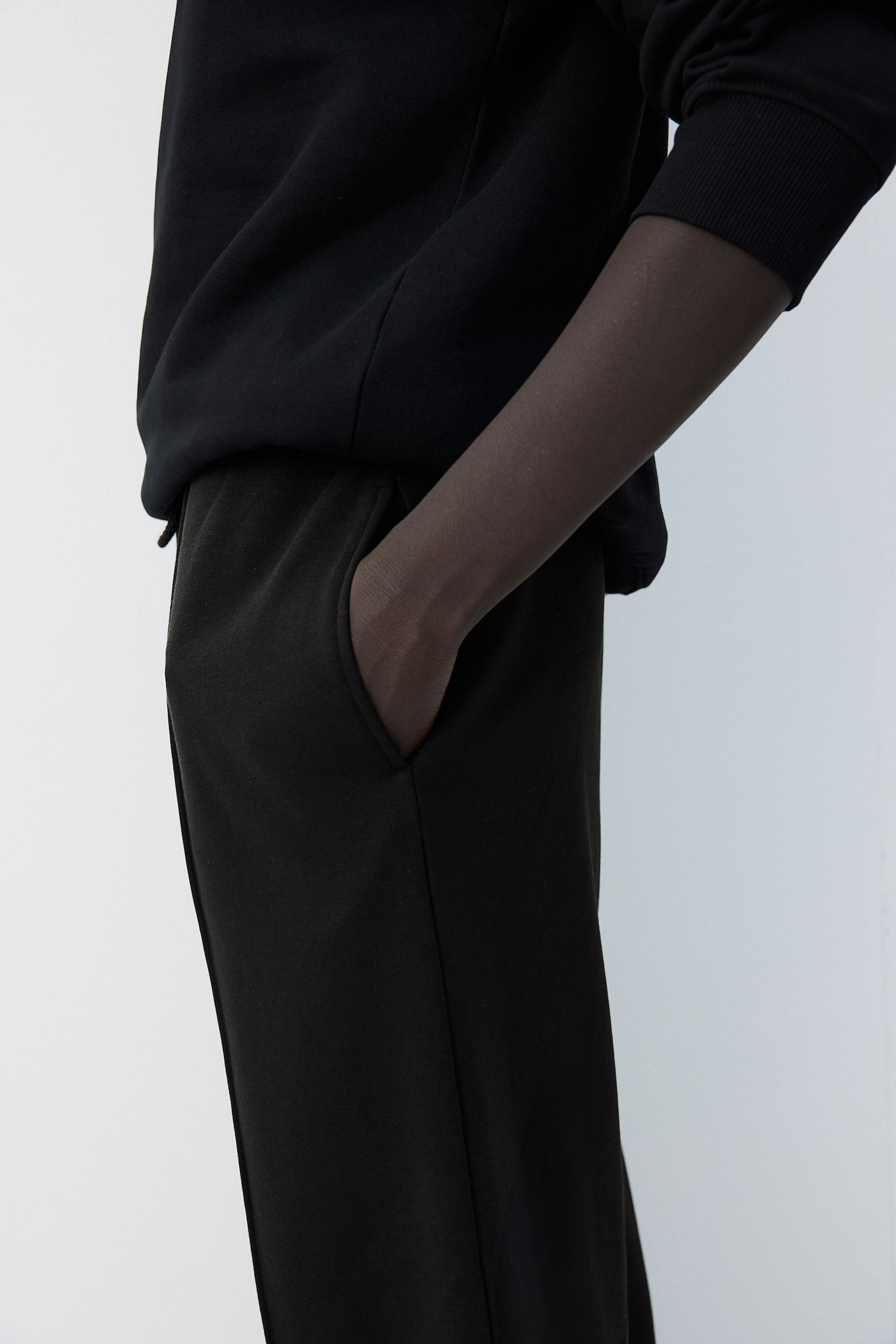 Crease-front sweatpants - Black/Cream/Navy blue - 4