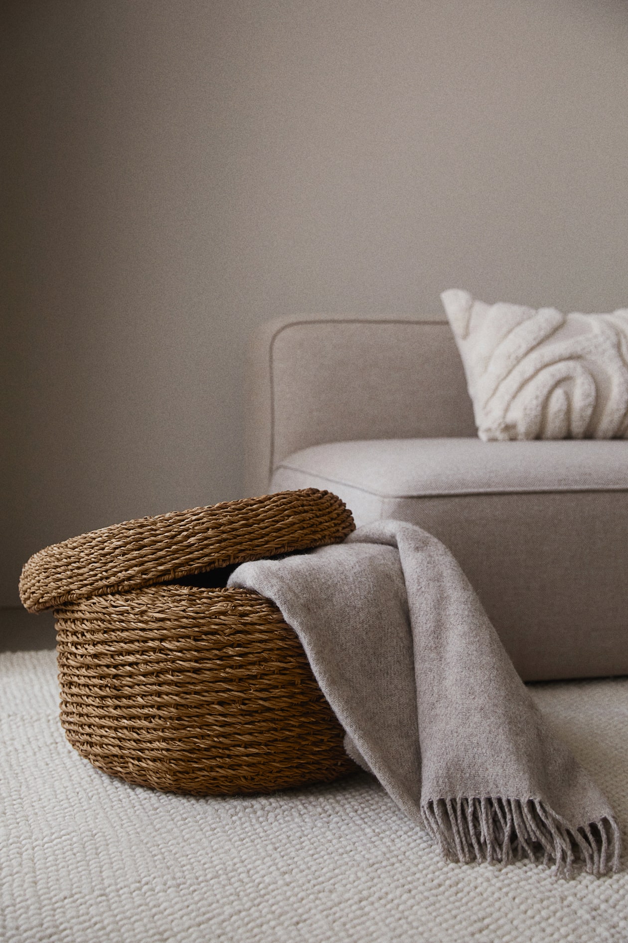 Très grand panier de rangement en jonc de mer - Beige - Home All | H&M FR