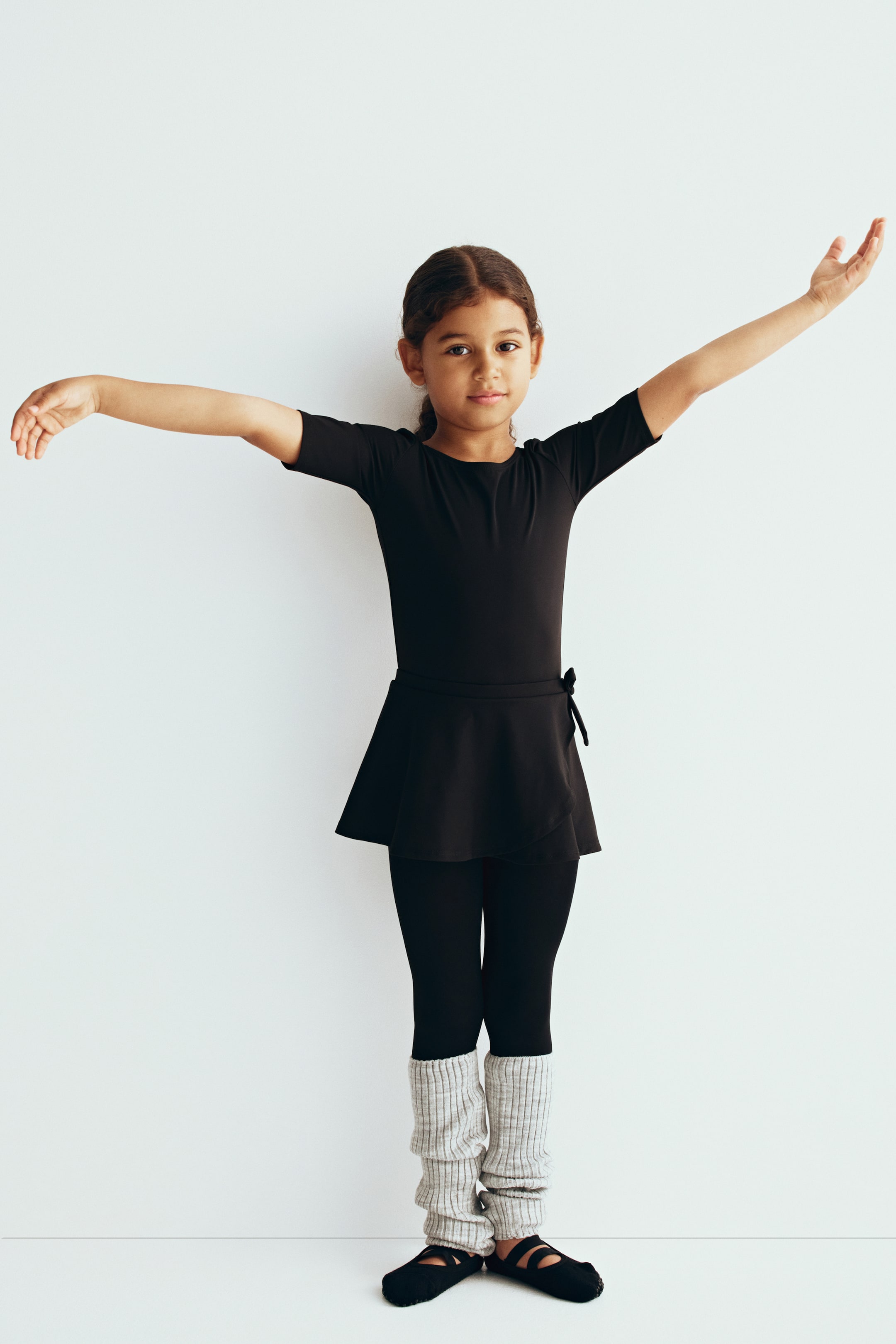H&M 2-Piece Bodysuit and Skirt Set — фото 3