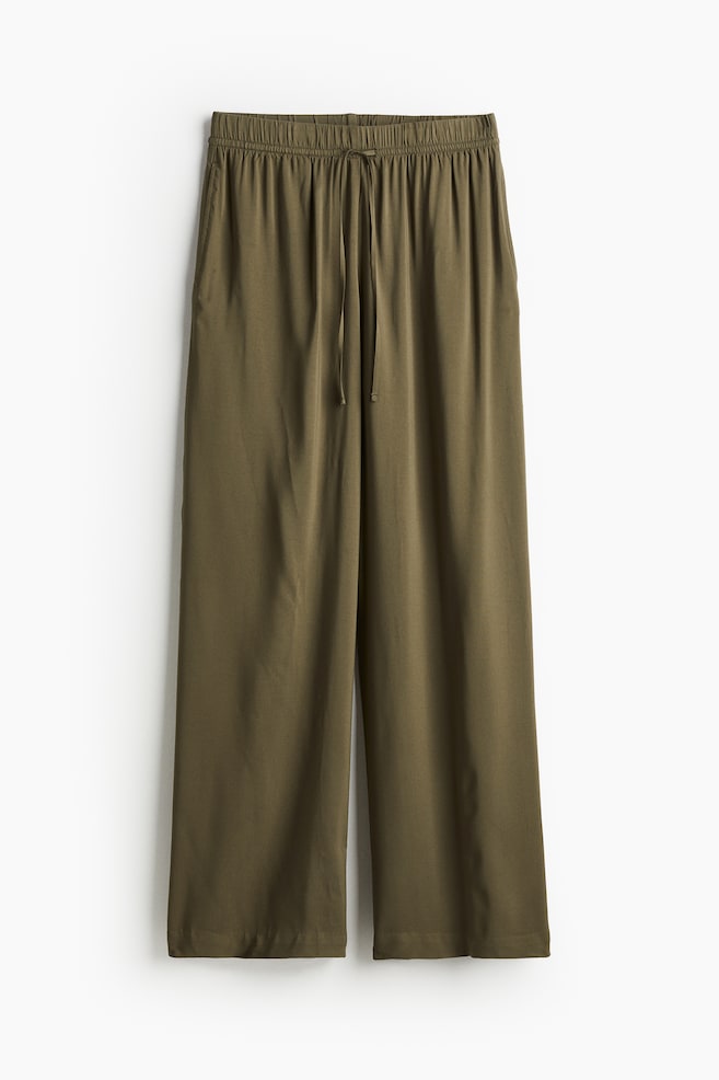 Pantalón amplio con cintura elástica - Verde caqui oscuro/Marrón oscuro/Marrón/Verde oliva/Negro/Crema/Estampado negro/Beige/Estampado/Rojo/Estampado paisley/Beige/Estampado de leopardo/Verde oscuro - 1