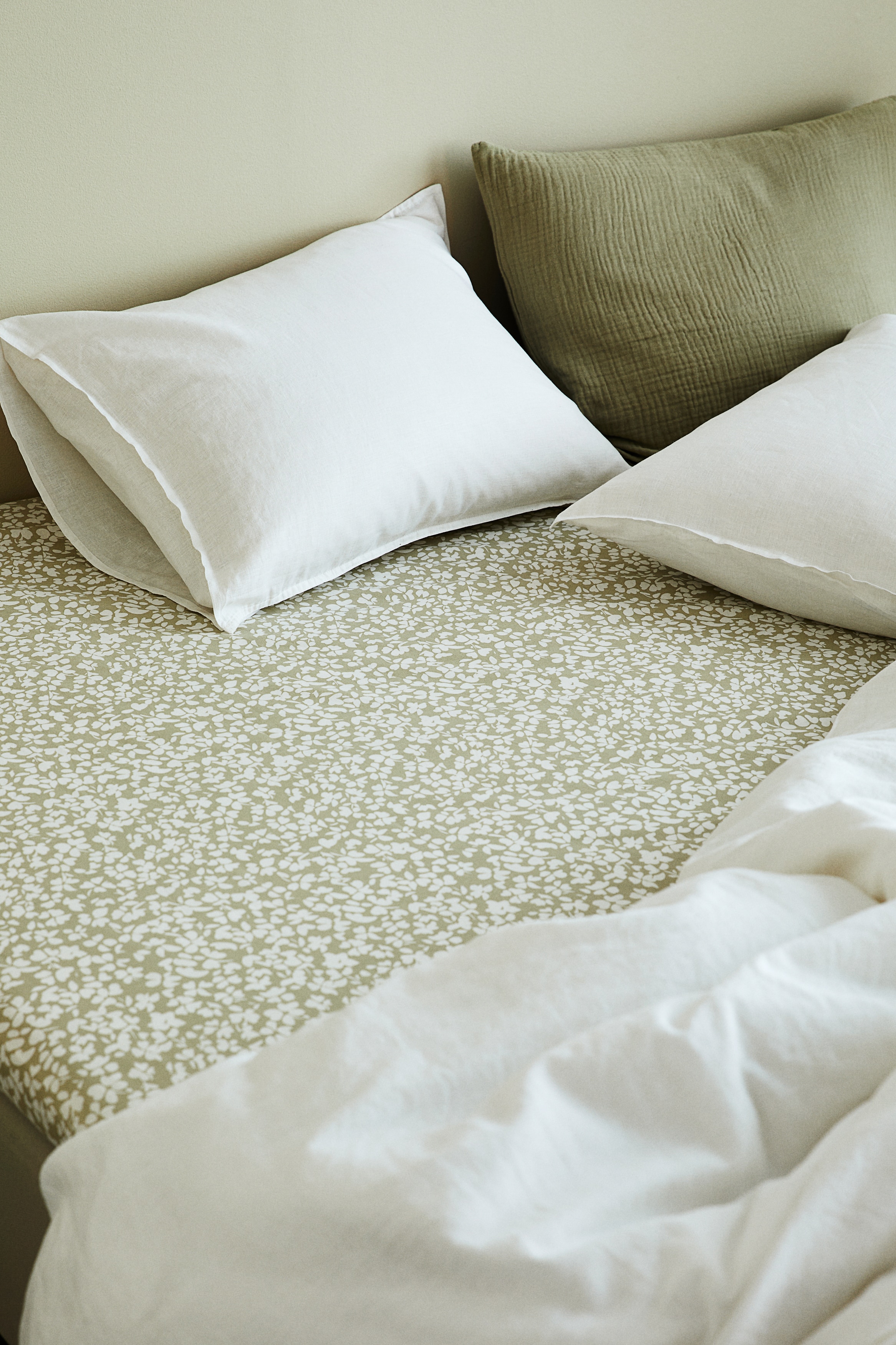 Patterned cotton fitted sheet - Light dusty green/Floral/White/Blue floral/White/Floral/Light beige/Floral/Beige/Floral