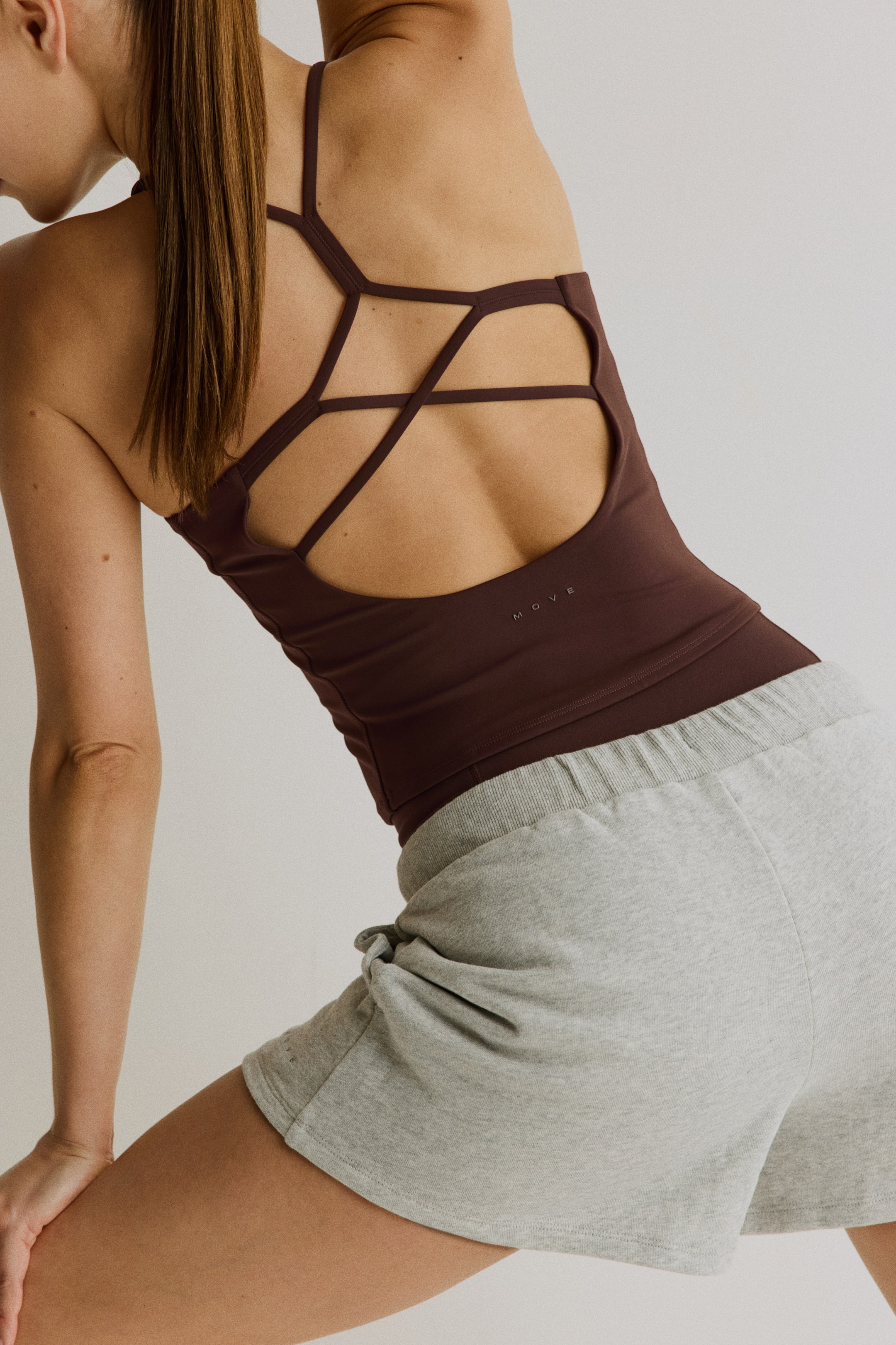 Женские топы H&M SculptMove™ Sports Tank Top — фото 3