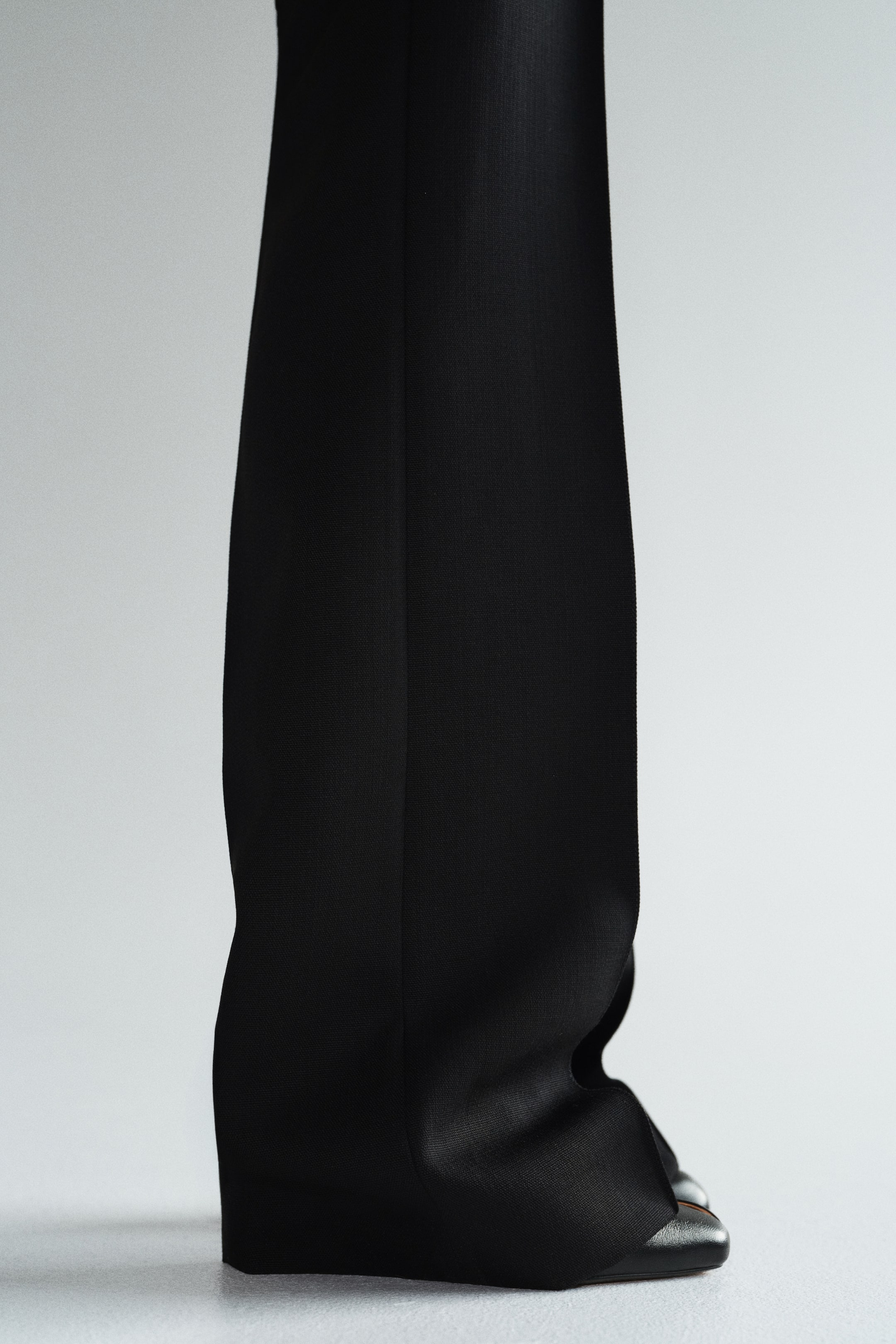 Pantalon sur mesure en laine avec jambes droites