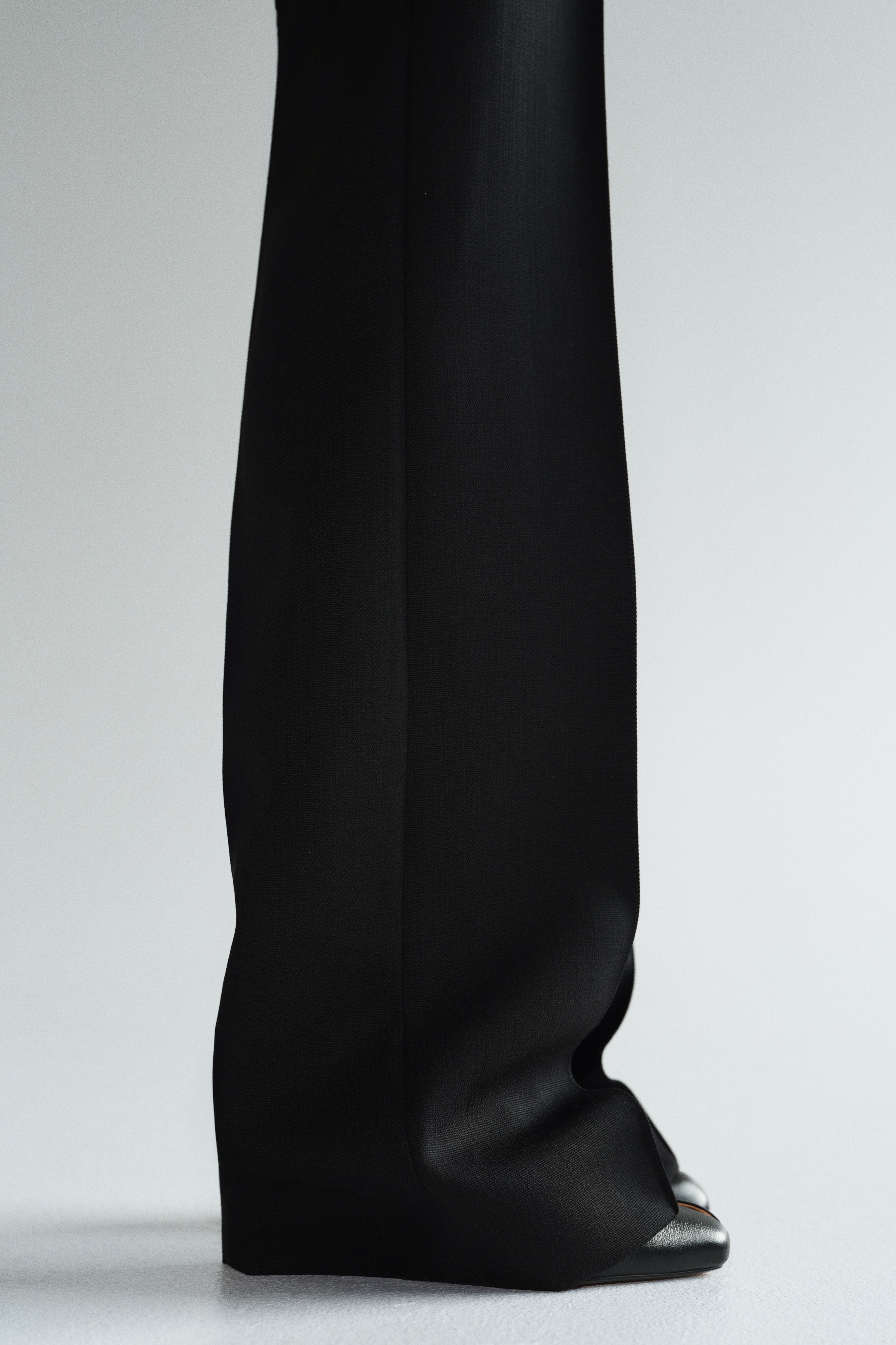 Pantalon sur mesure en laine avec jambes droites