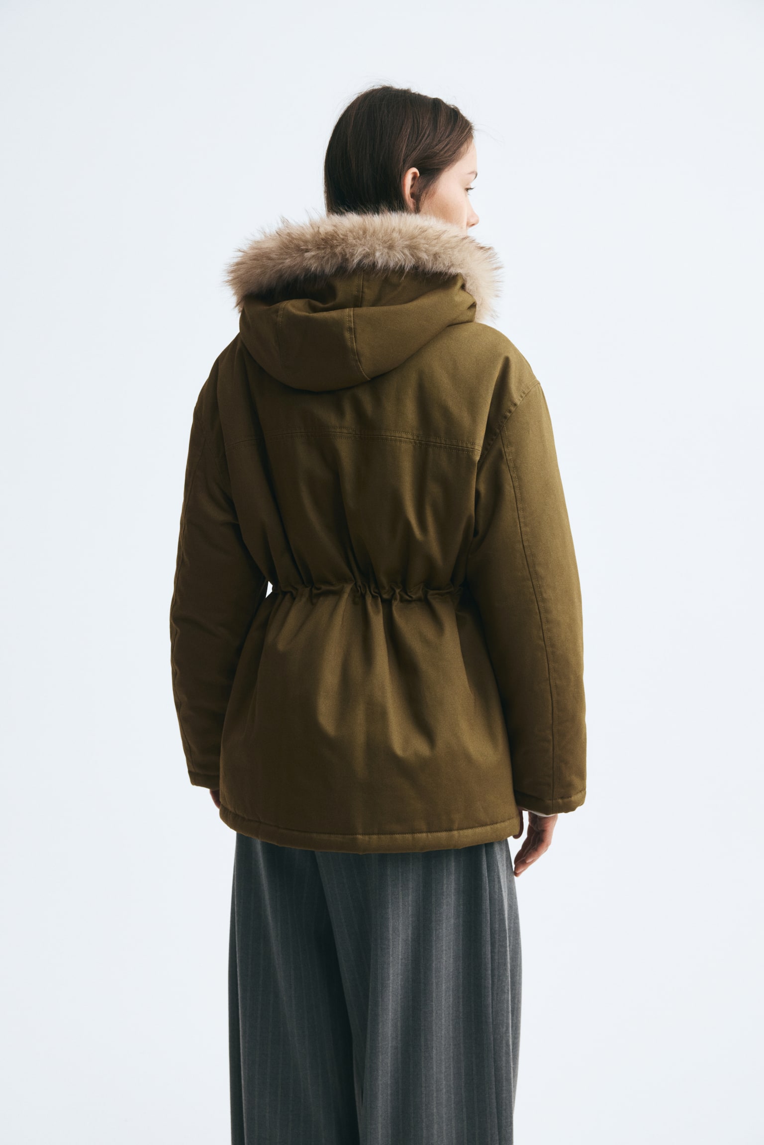 Женская куртка H&M Oversized Fluffy-Trim, цвет: Оливковый зелёный — фото 6