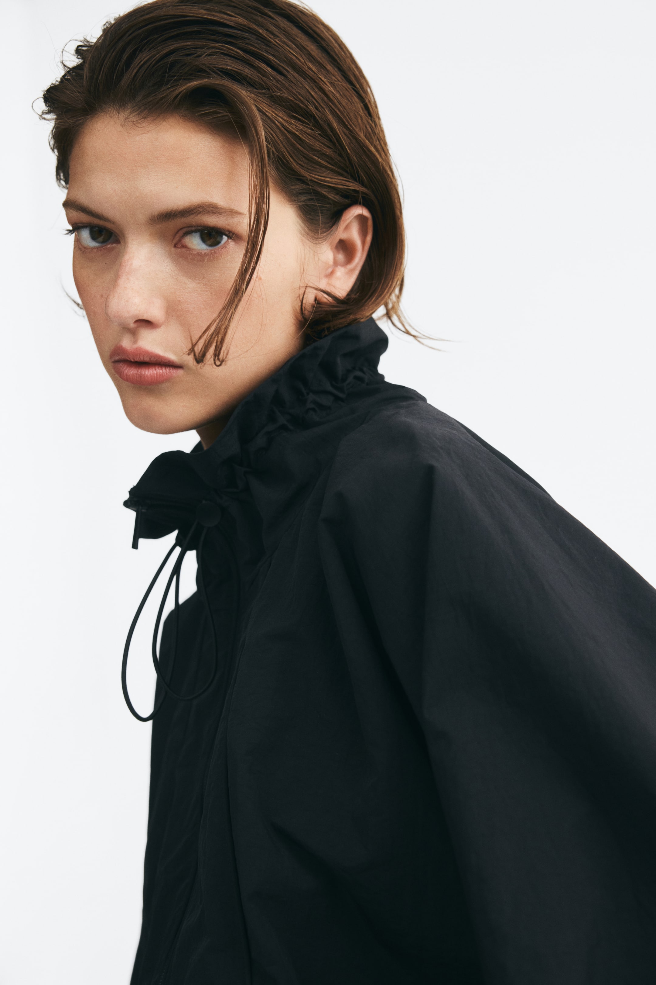 Женские куртки H&M Oversized Nylon Jacket — фото 5