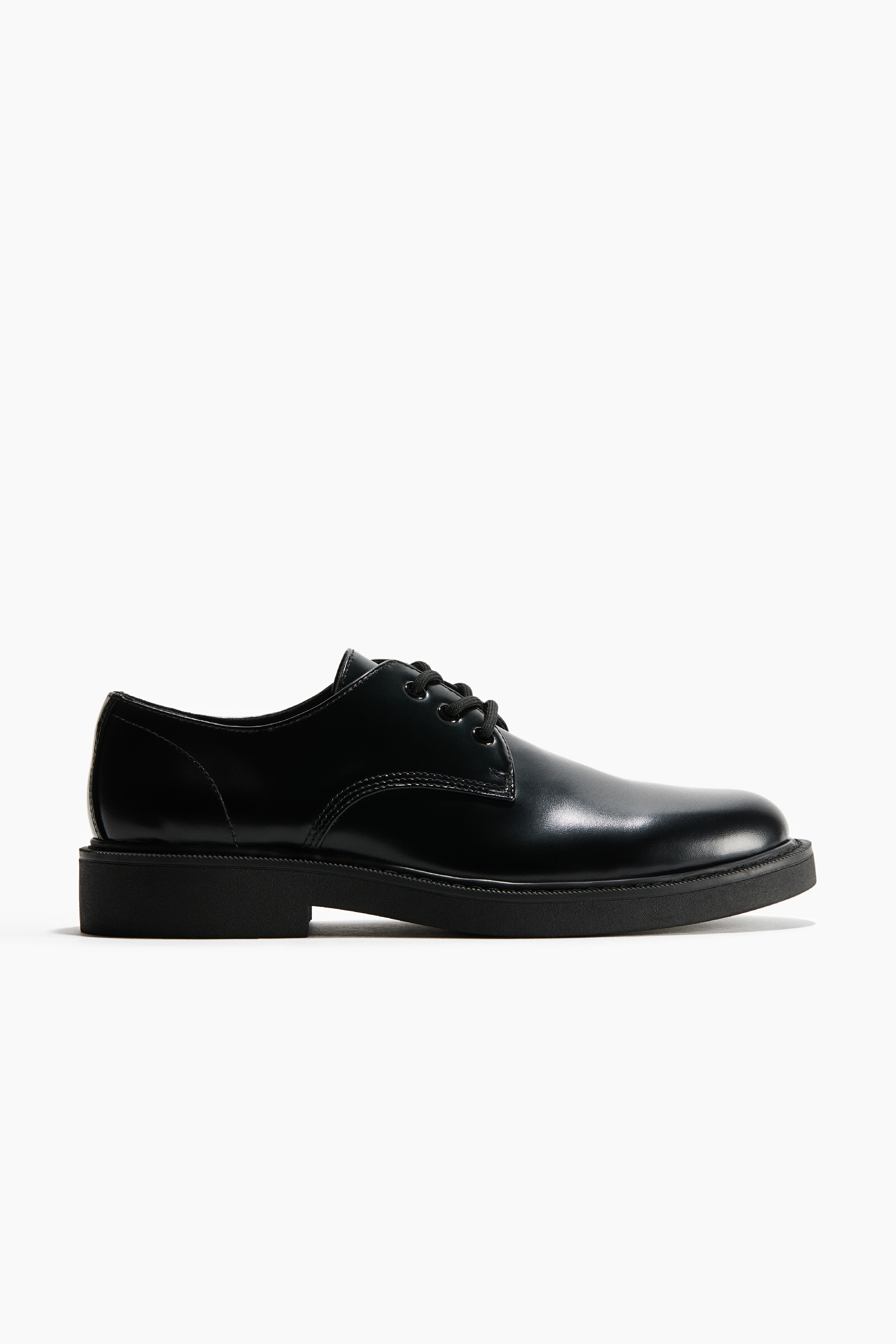 Derby shoesModel