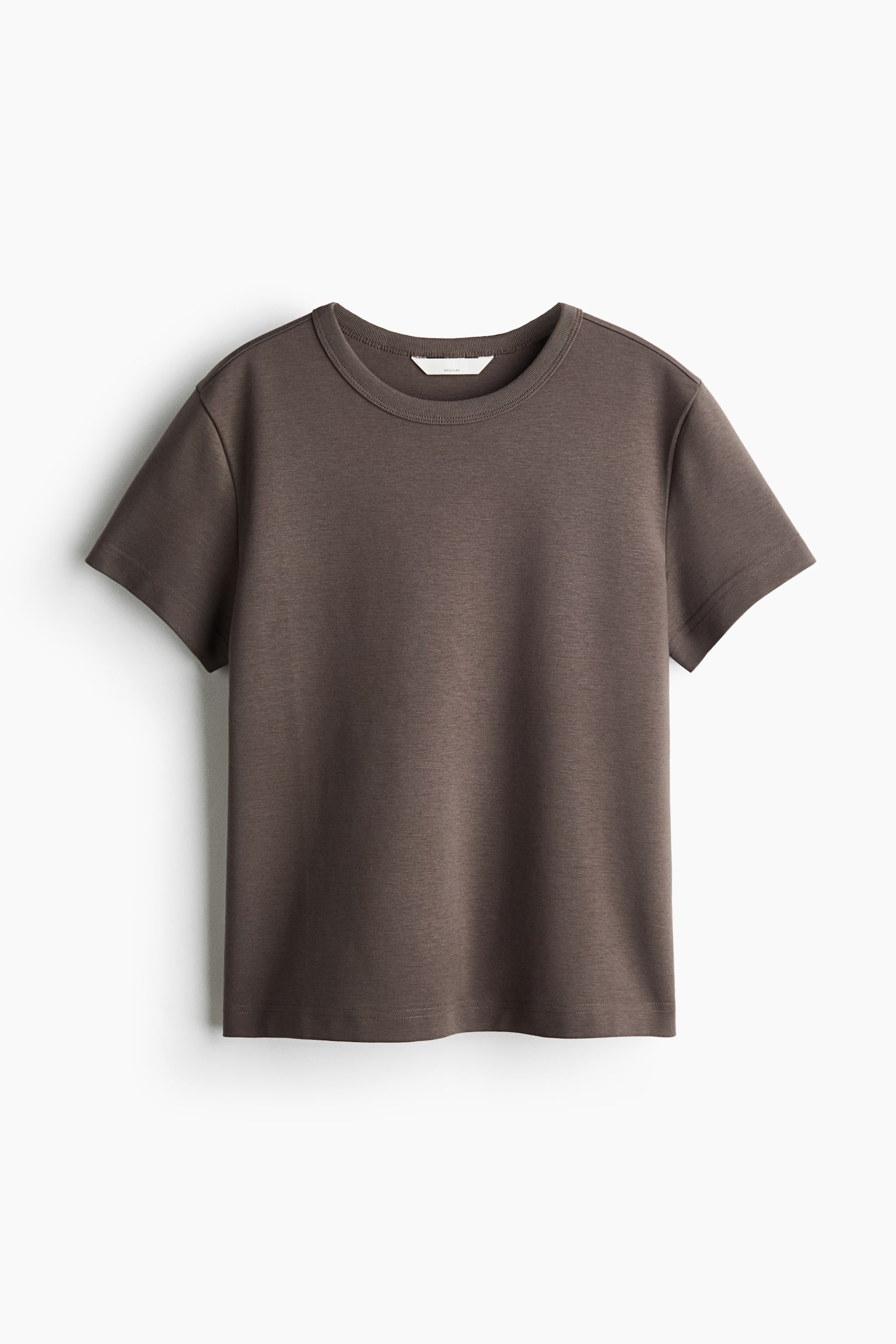 A dark brown short-sleeved T-shirt is shown from the front, featuring a ribbed crew neckline, short sleeves and a straight hem. The garment is made from a smooth, solid-colour knit fabric in a regular fit.