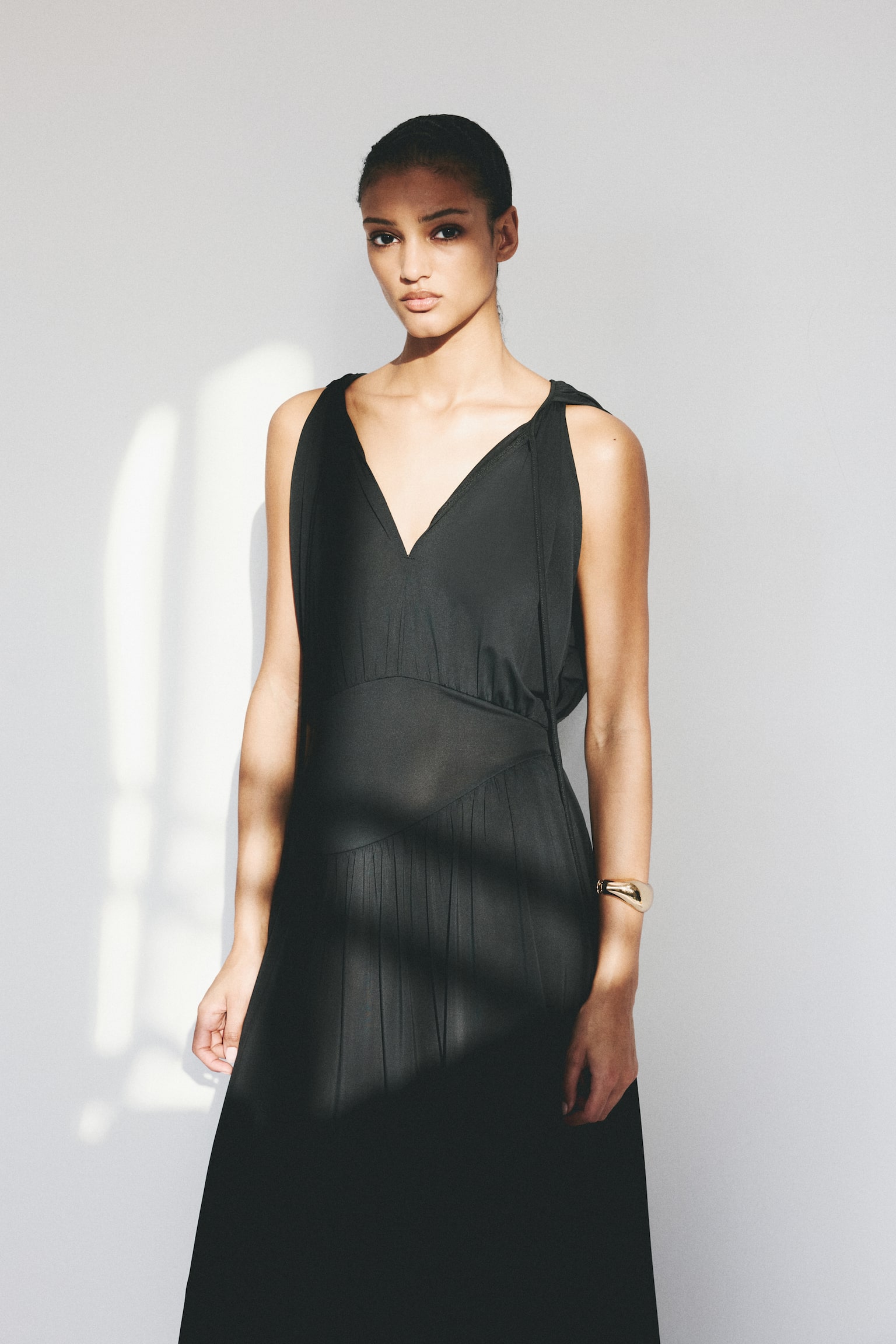 Cape-detail jersey dress - Black - 1