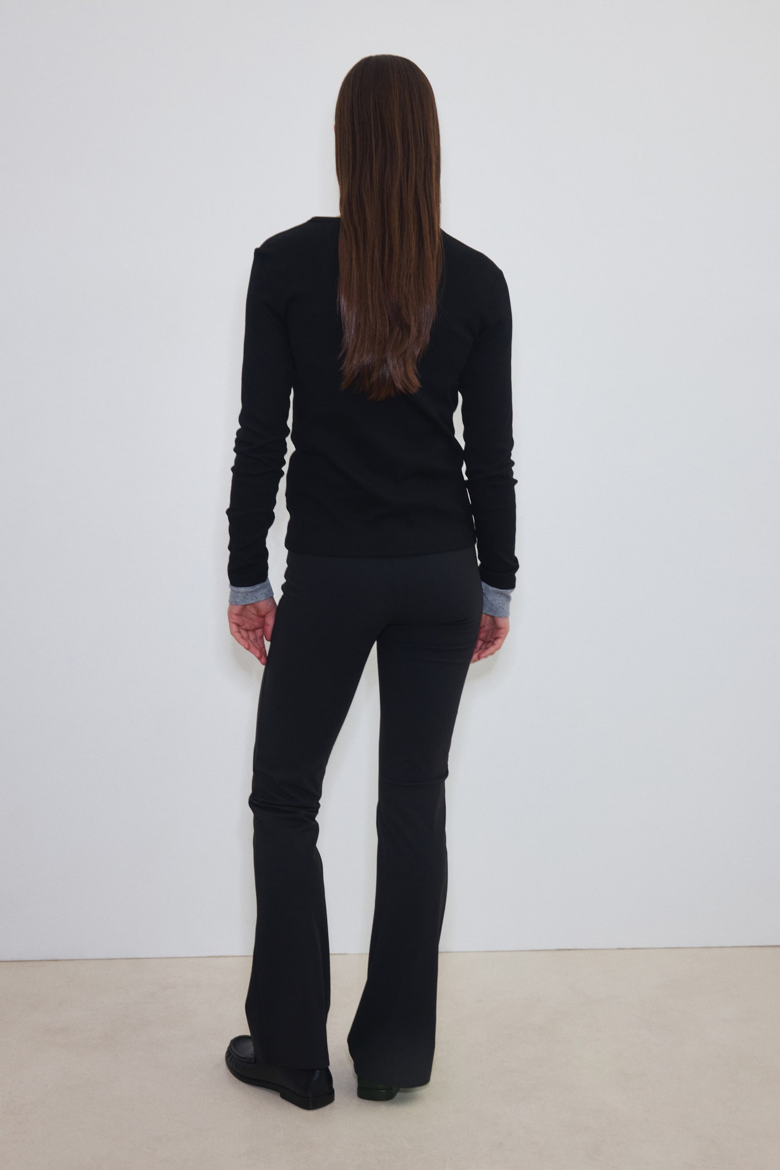 Женские брюки H&M Four-Way Stretch Flared, цвет: Чёрный — фото 5
