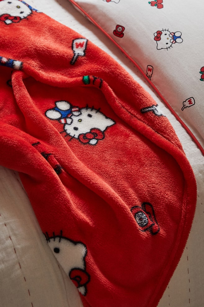 Gemustertes Fleeceplaid - Rot/Hello Kitty - 2